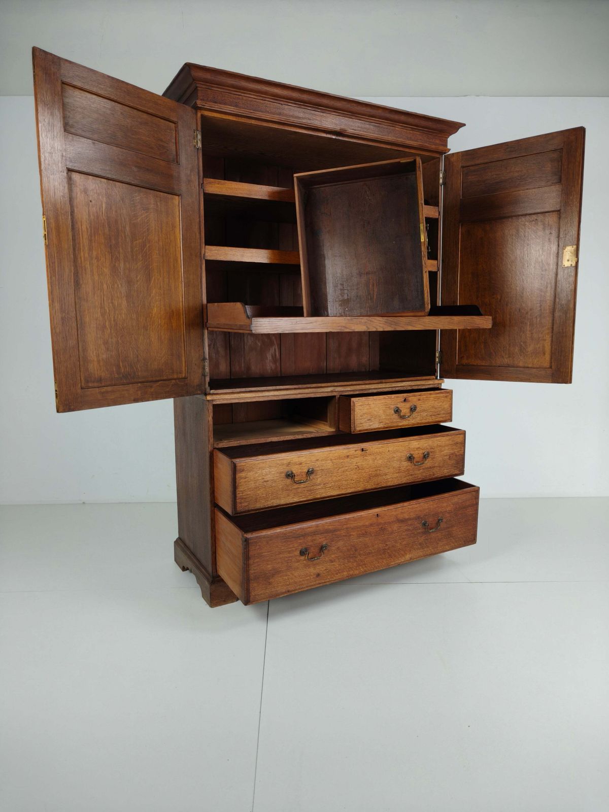 photo for sale Antique Howard & Son’s Berners Street Linen Press – Light Oak, 19th Century