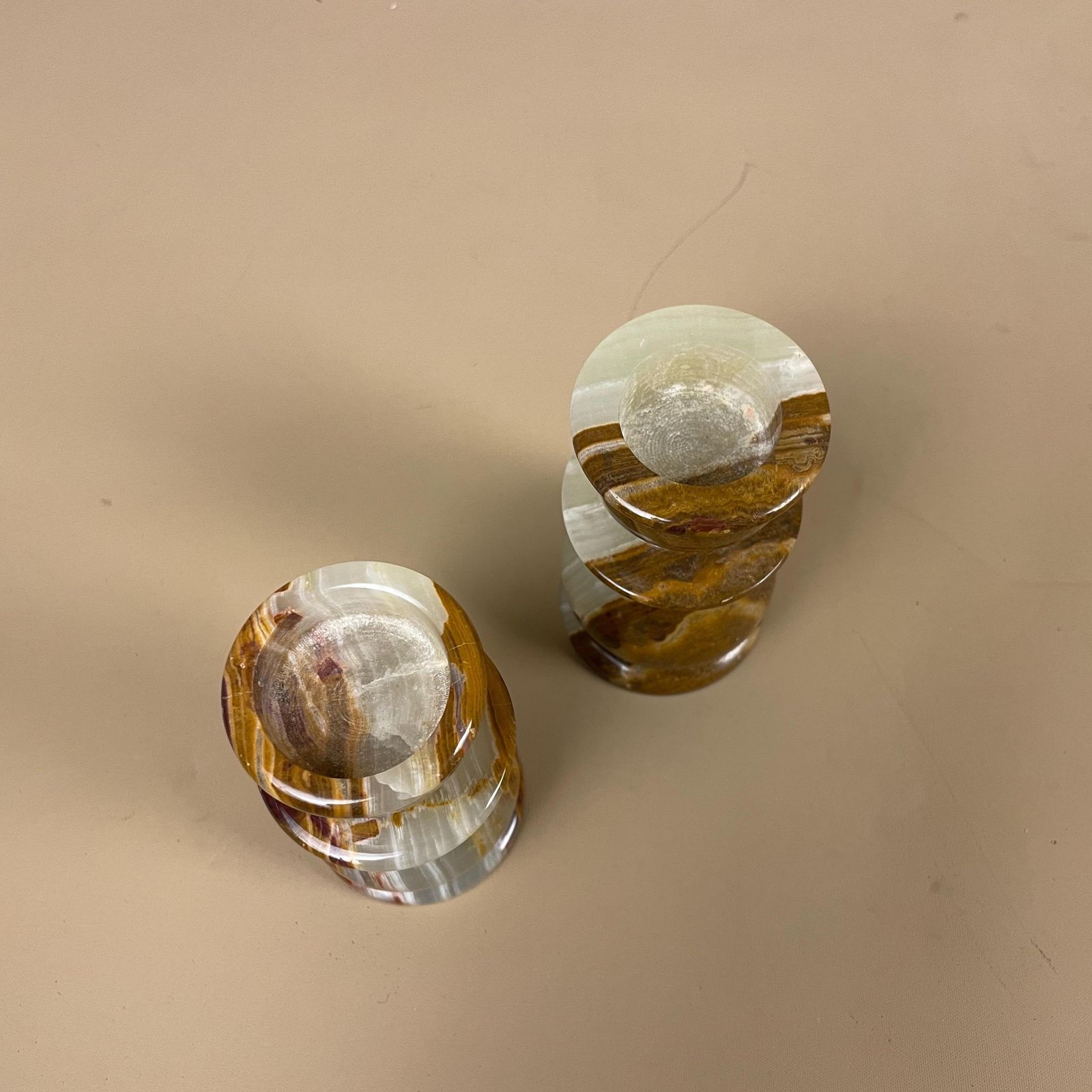 photo furniture Pair Of Onyx Marble Stone Candlestick Candle Stick Vintage Column Taper Dinner Candlesticks Round Base Classic Pillar Green Brown Marbled