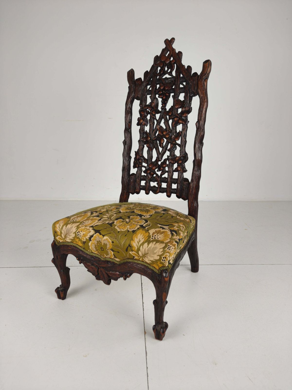 Beautiful 19th Century Black Forest Chairs – Exceptional Carving photo buy