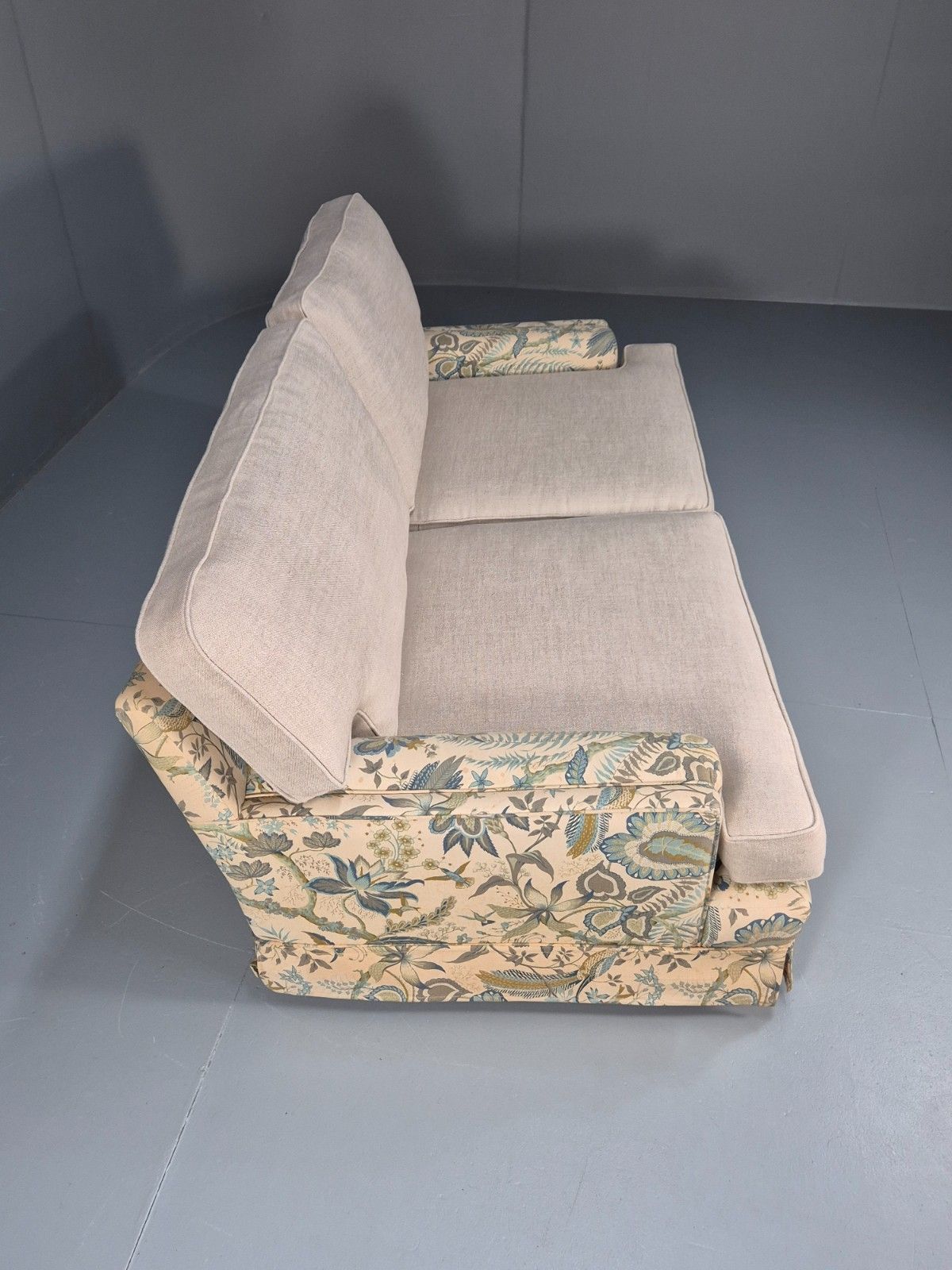photo vinterior Vintage 1960s Two Seater Settee Sanderson Suva Fabric New Cushions  Eb10460 M3ss