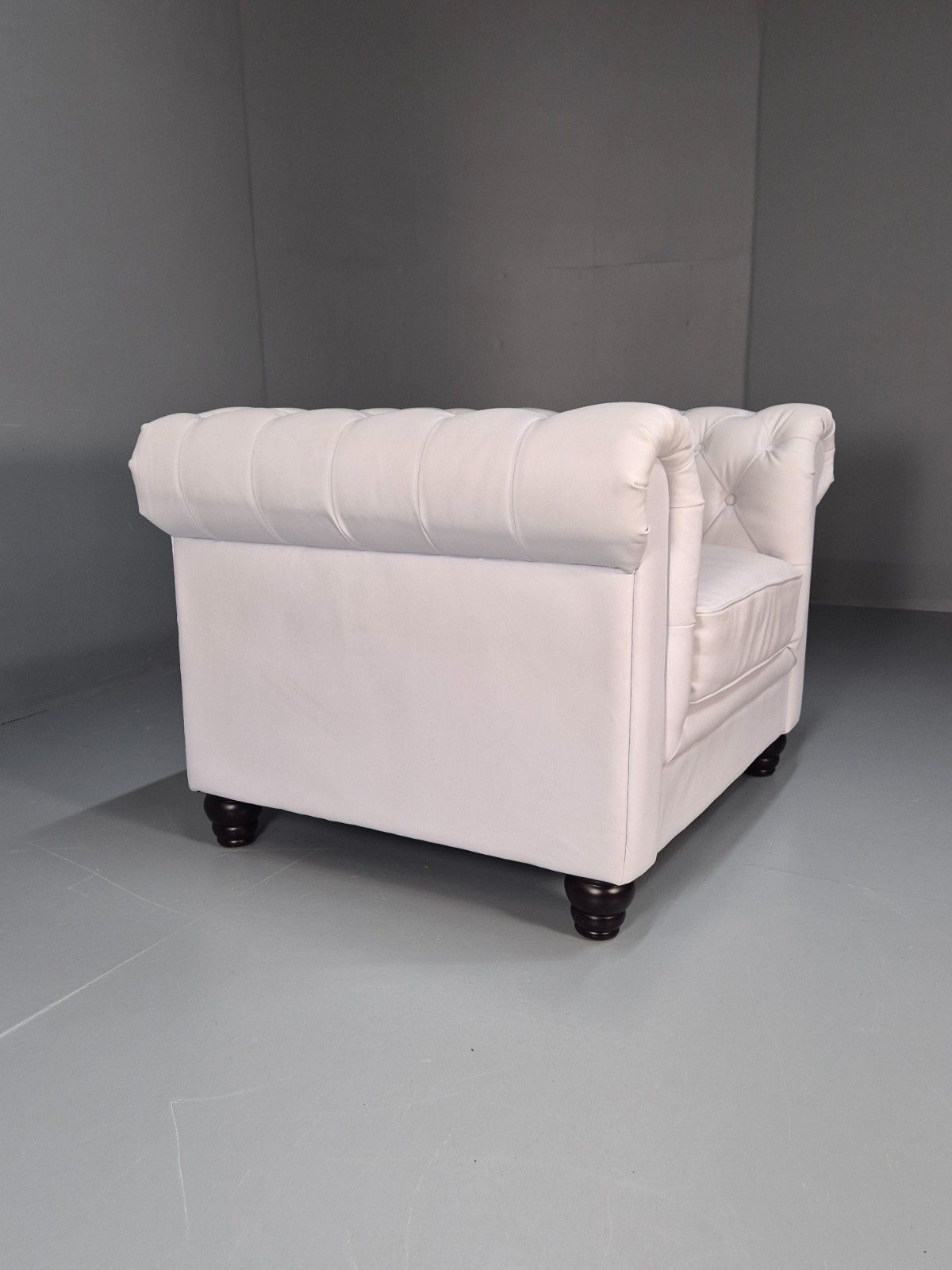 photo for sale White Vinyl Vegan Leather Chesterfield Armchair Retro Club Chair Eb10455 Vche