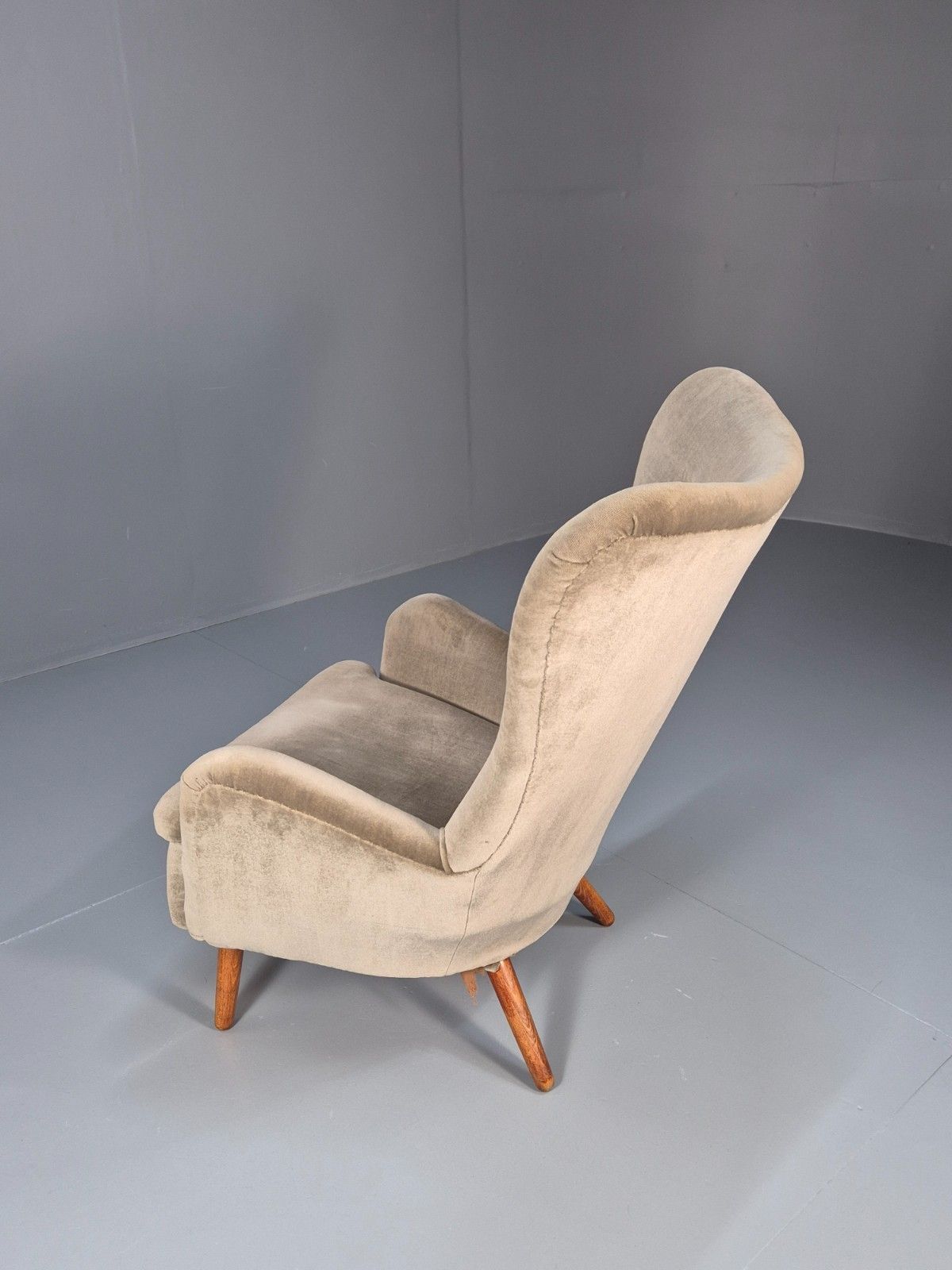photo for sale Vintage Earnest Race Da1 Wingback Armchair Green Velour Upholstery  Eb10288 Mnor