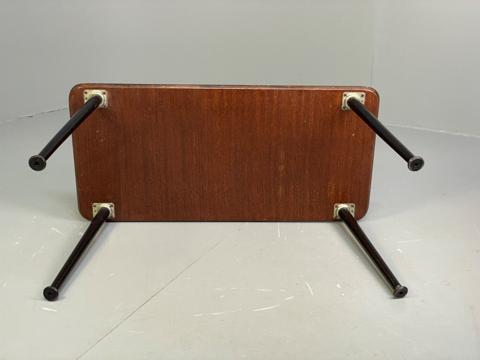 photo vinterior Mid Century Walnut Plywood Coffee Table Black Legs 1960s Vintage Eb10239 Mwoo