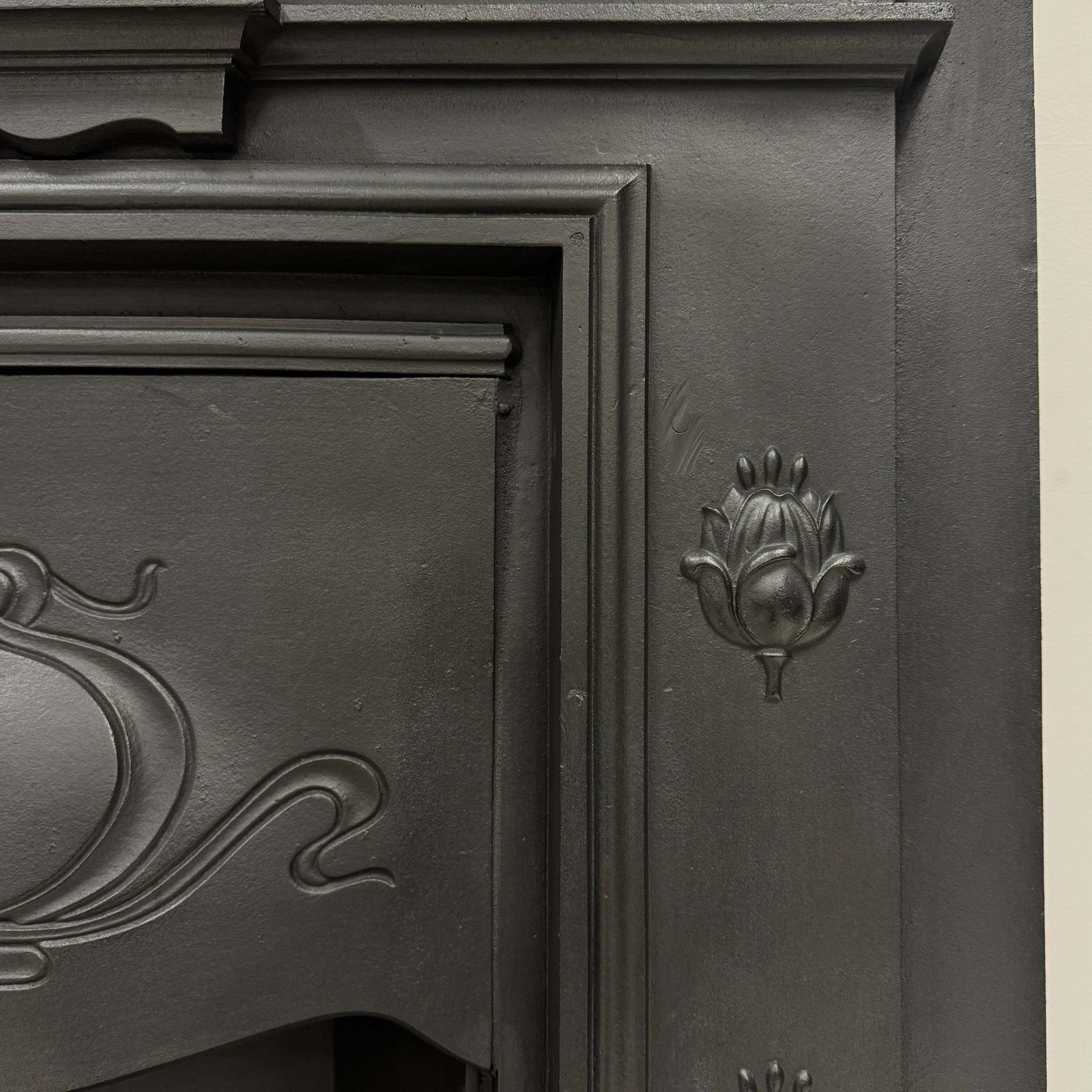 photo furniture Antique Tiled Cast Iron Combination Fireplace