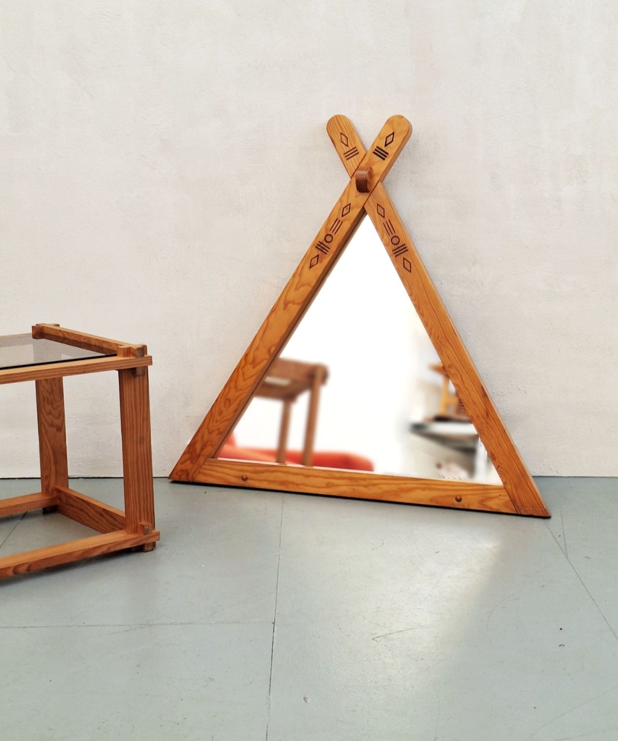 Large Vintage Triangular Pine Mirror photo vinterior