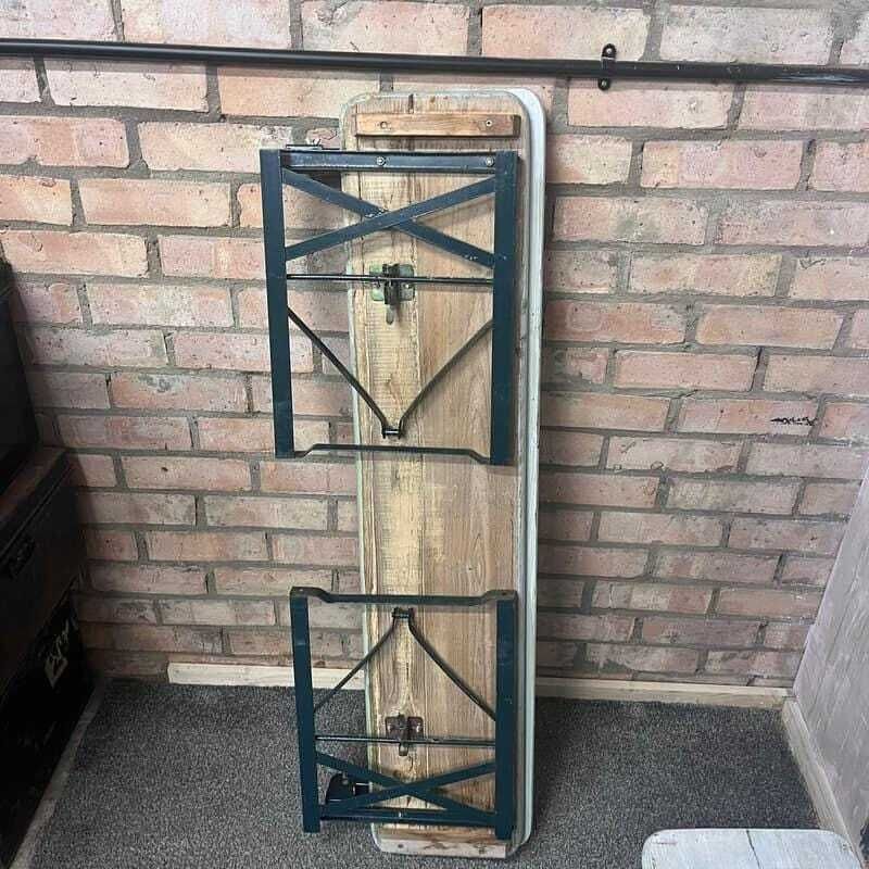 photo furniture Folding Garden Camping Benches With Backs White Green Metal Frames Hospitality