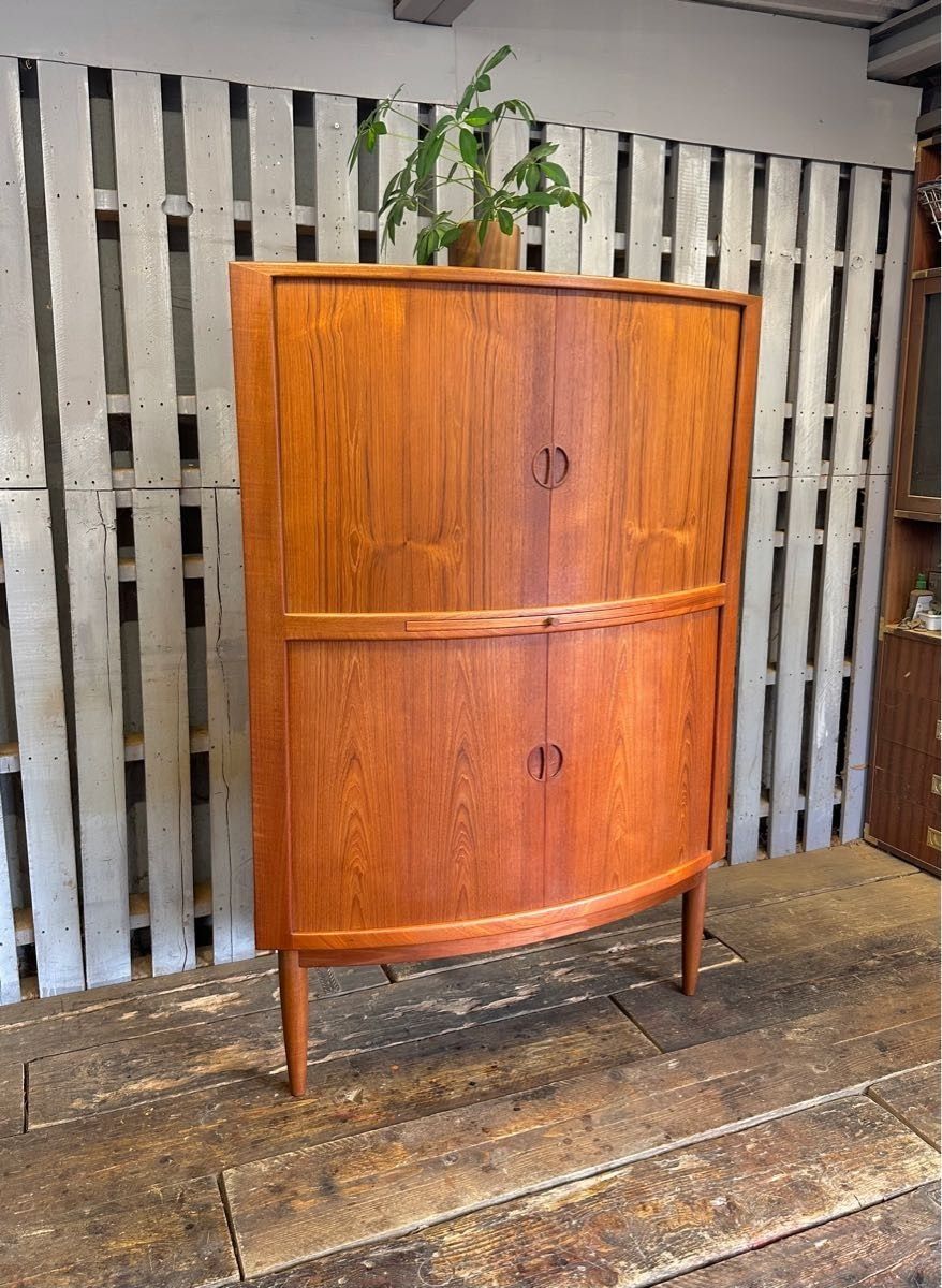 photo furniture Johannes Anderson Large Danish Teak Corner Drinks / Cocktail Cabinet