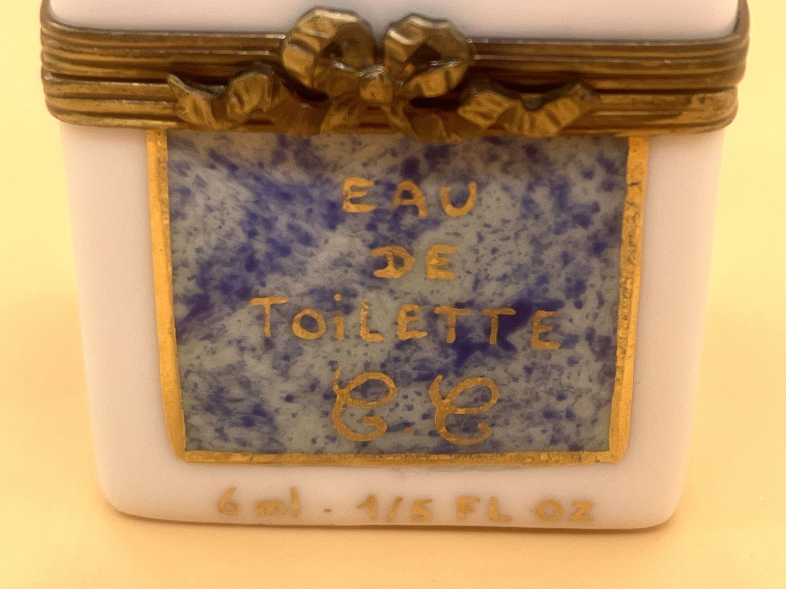 Limoges Porcelain Hand Painted Trinket Box With 4 Internal Glass Perfume Bottles. photo buy