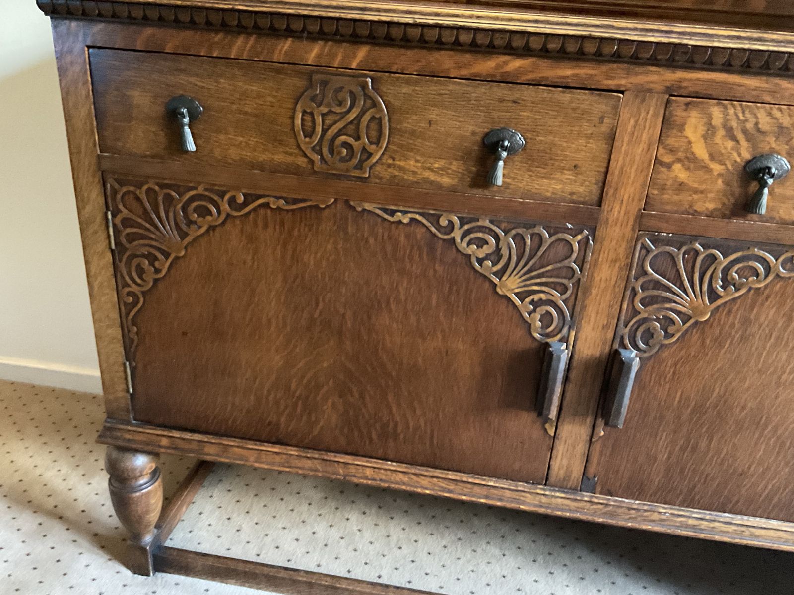 Early 1900 Sideboard In Oak With Ornate Oval Mirrored Upstand, 2 Doors 2 Drawers photo 500.0