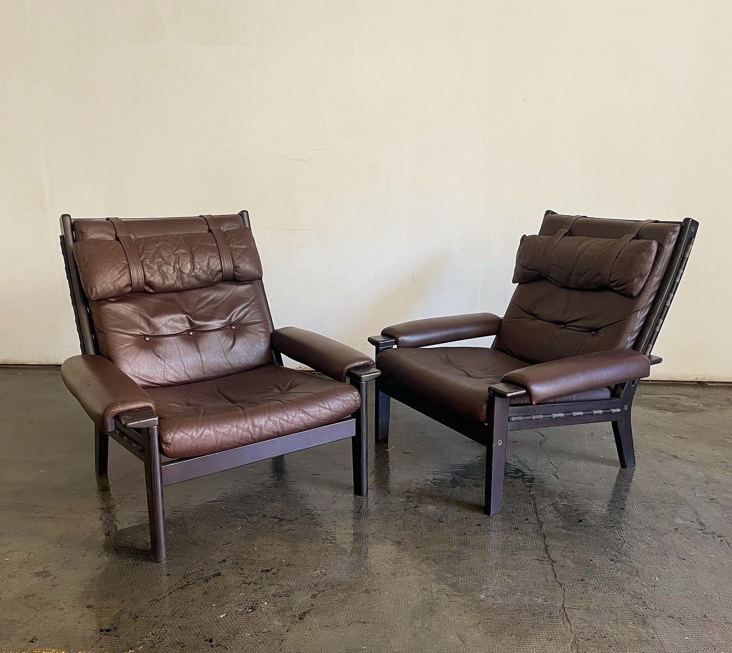 One Huge Ekornes Model «Amigo» Sweden photo Furniture