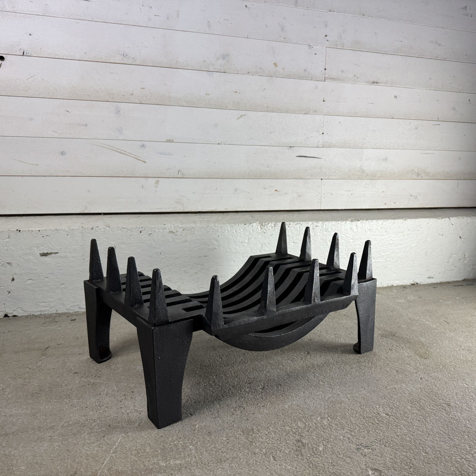 Small Reclaimed Cast Iron Free Standing Saddle Grate Fire Basket