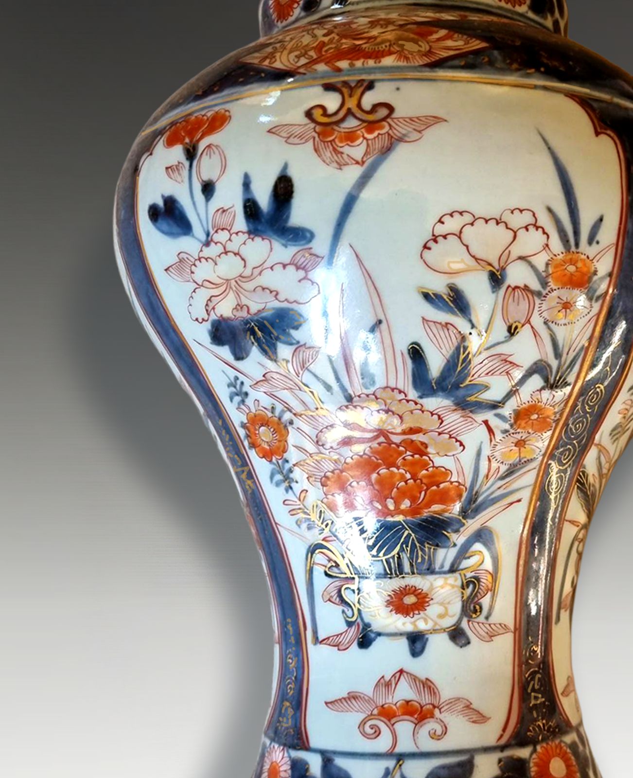 photo furniture Japanese Early Edo Arita Imari Lidded Vase. Rare Shape C1700 42cm W/Stand H.