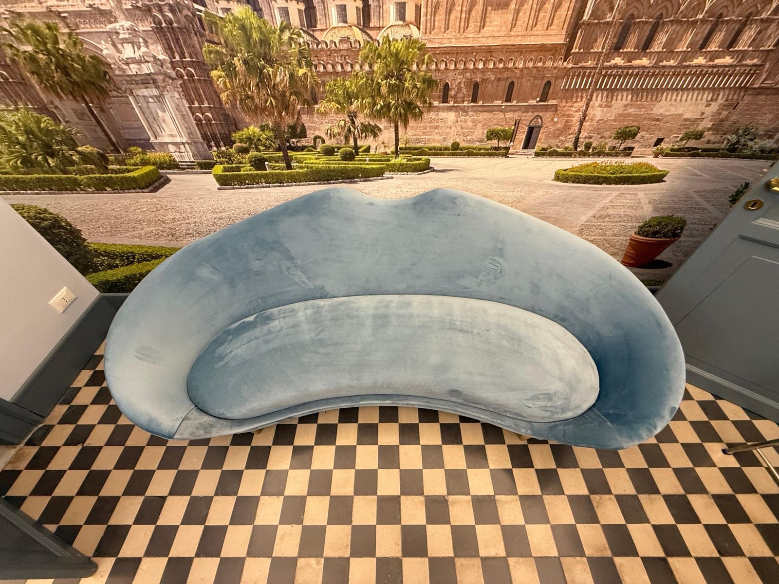 Cesare Lacca Curved Sofa, 1950s, Mid Century Wooden Cone Shaped Feet photo 5134.0