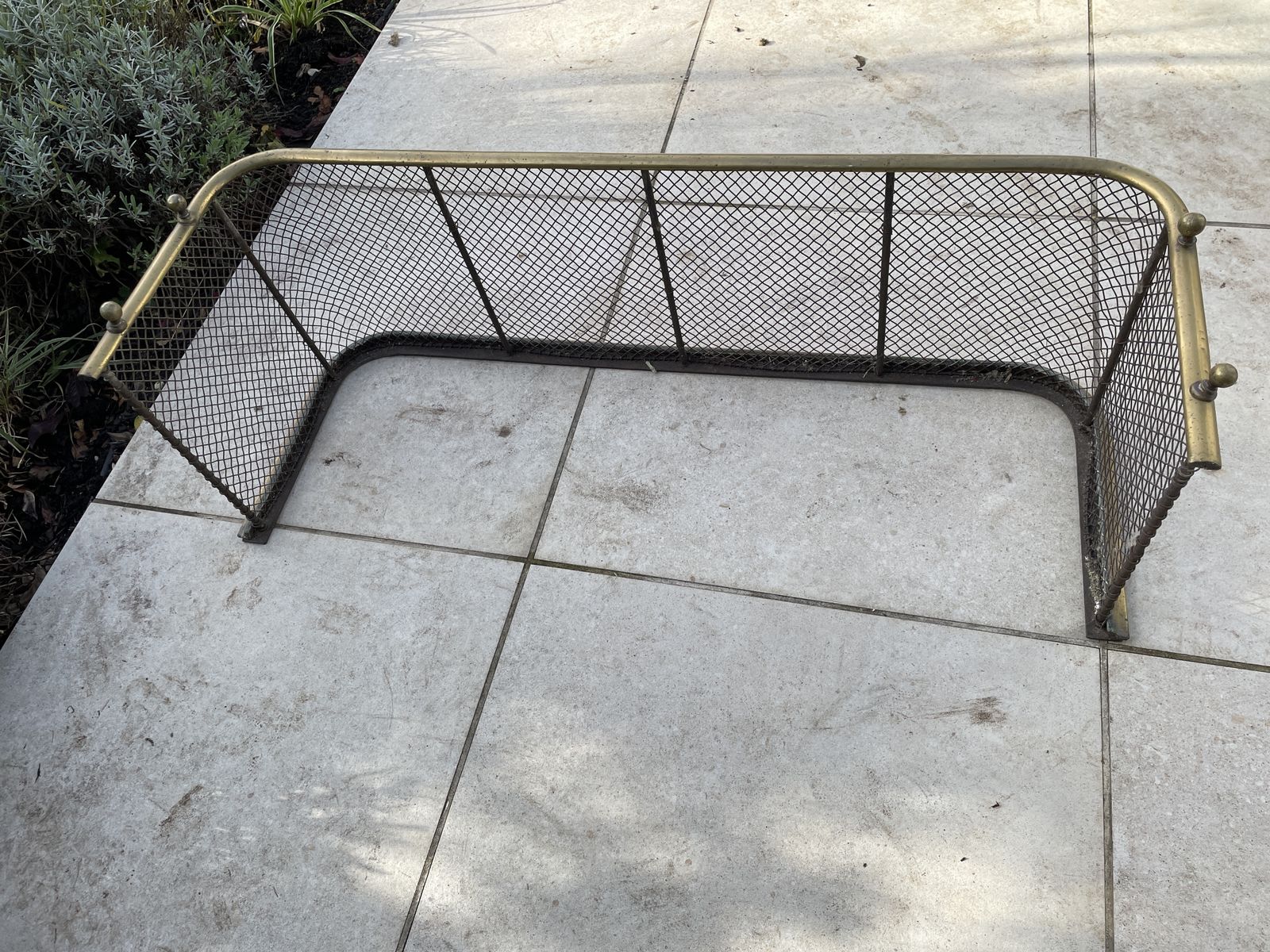 Antique Brass Fireplace Fender Spark Guard Mesh Screen Style Fireside Surround