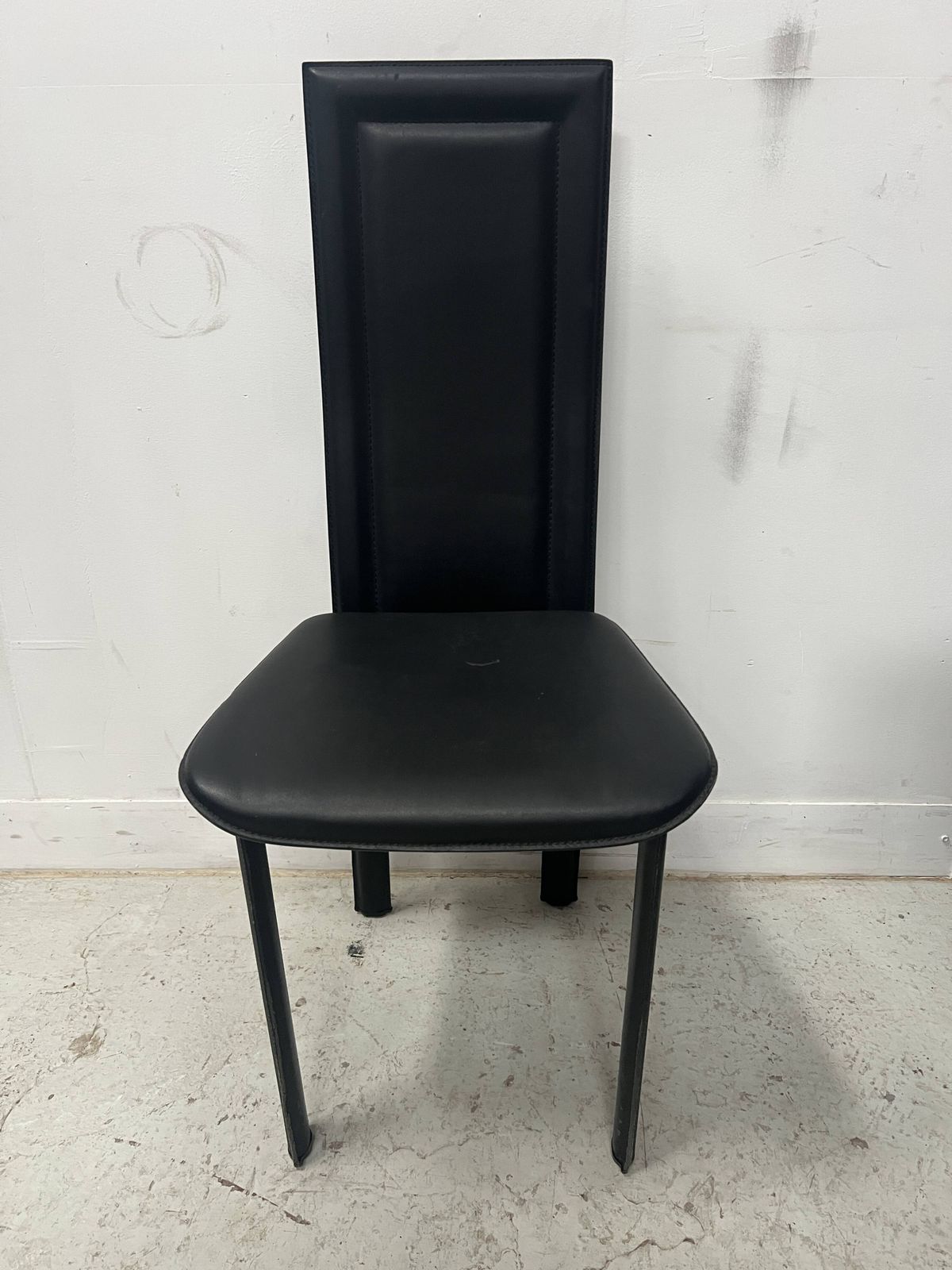 Set Of Eight Designer Chairs In Black Leather From The 20th Century photo Furniture