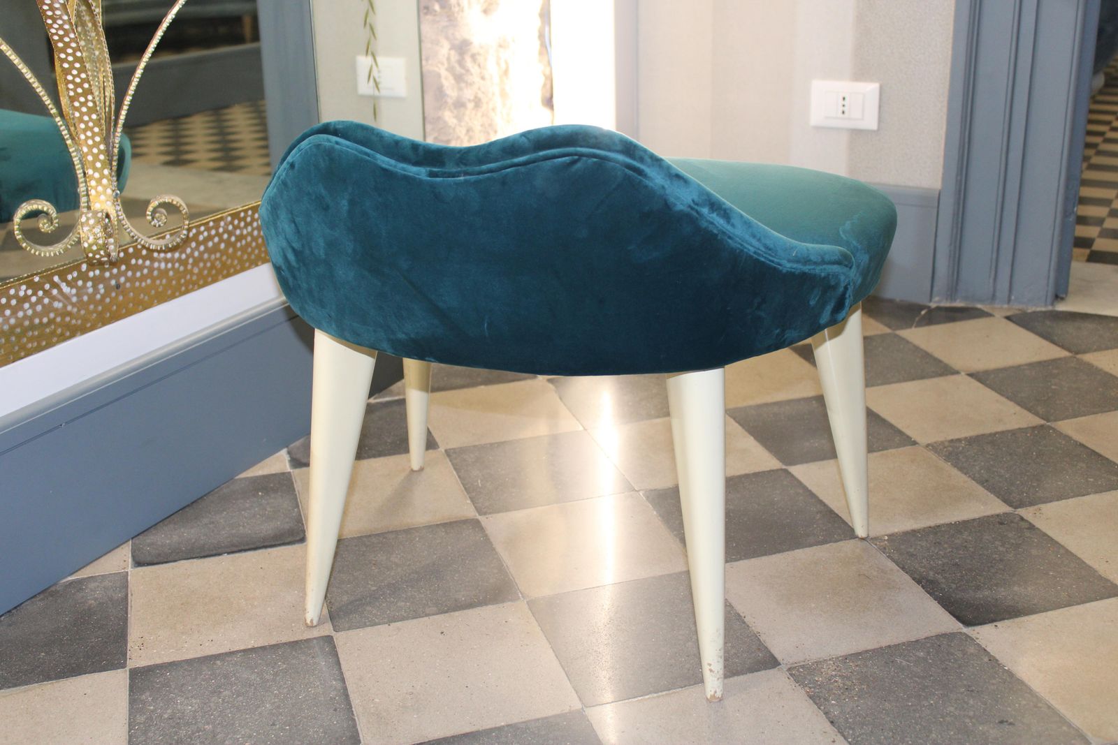 Vittorio Dassi 1950 Shaped Bench In Green Velvet And Gio Ponti Lacquered Feet photo Furniture