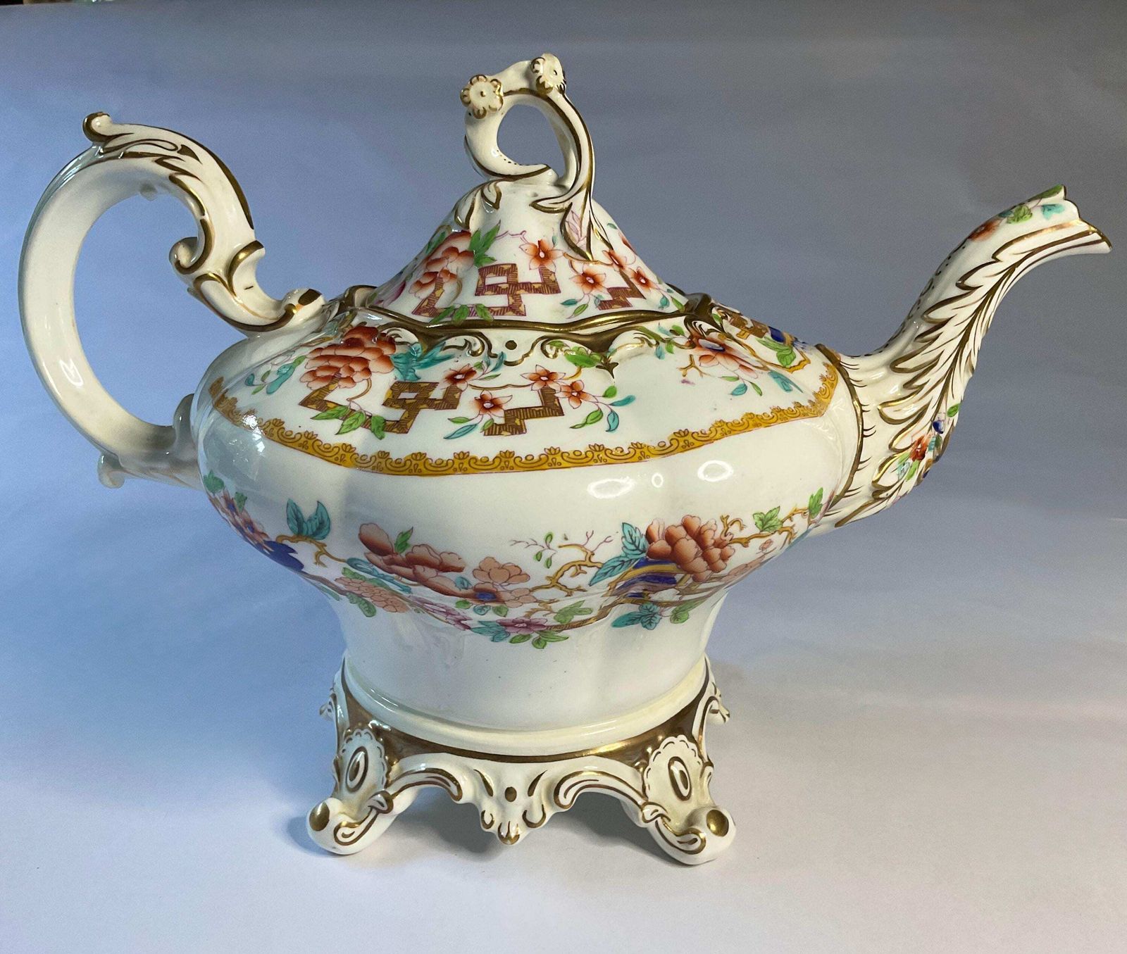 English Porcelain Teapot, Early 19th Century, With Provenance. A Rare Piece. photo vinterior