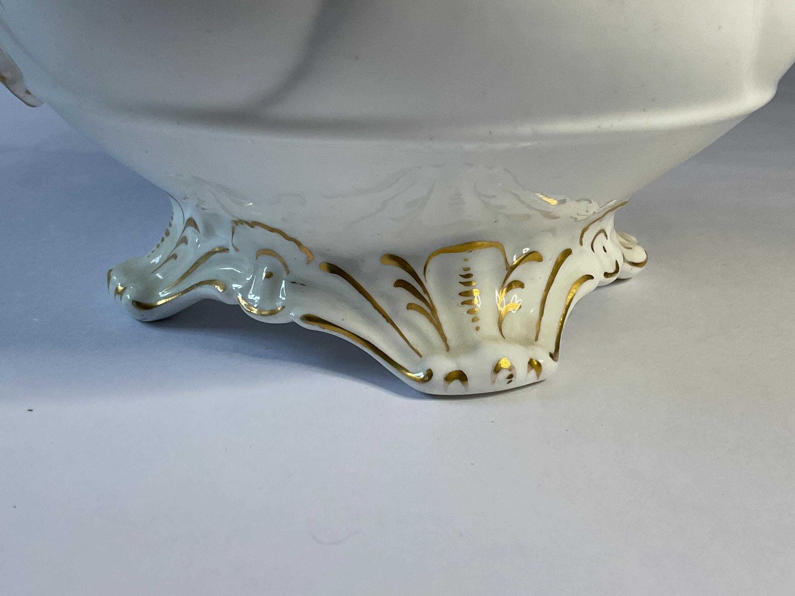 photo vinterior English Porcelain Teapot, Early 19th Century, With Provenance. A Rare Piece.