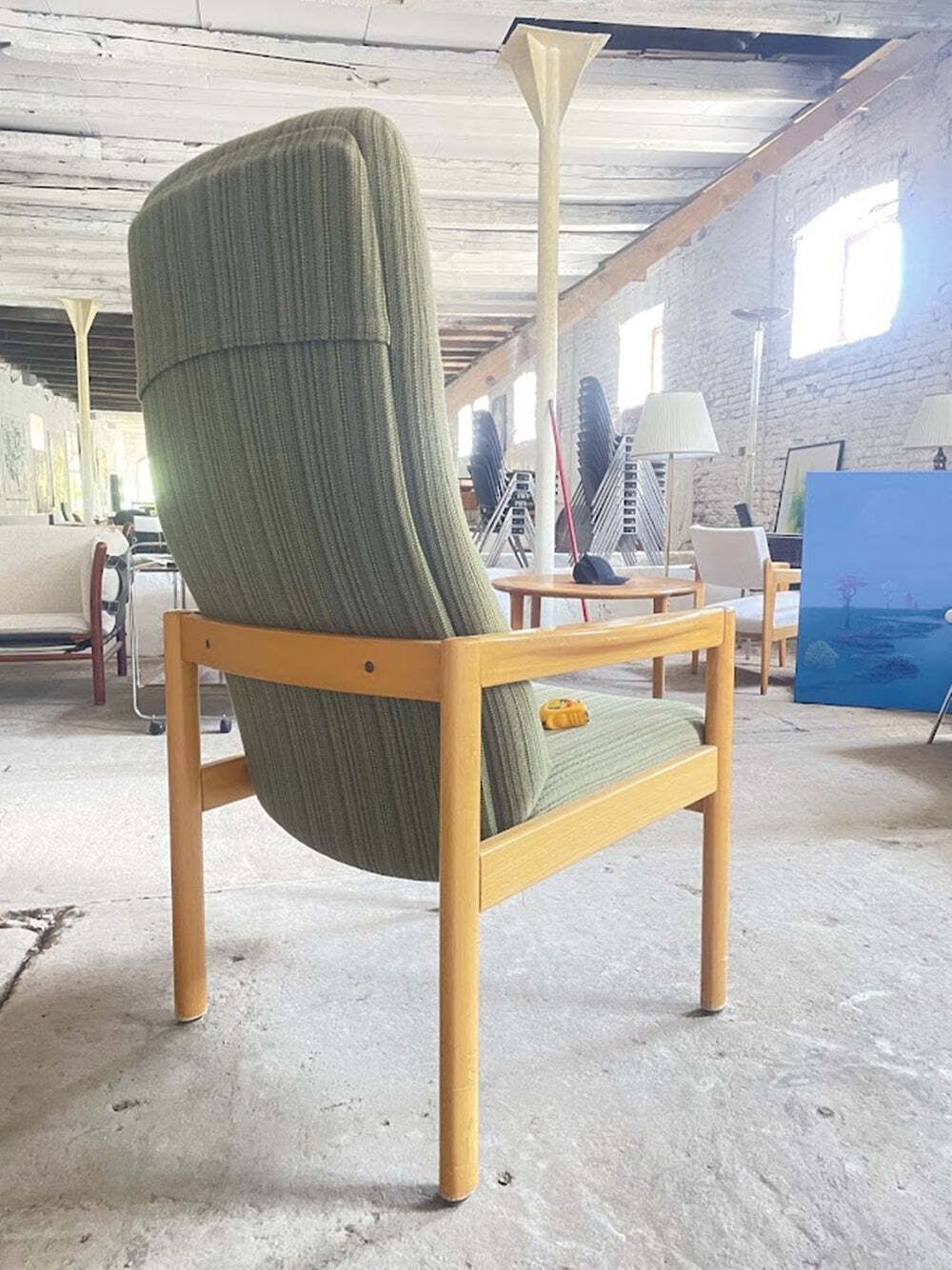 Scandinavische fauteuil met hoge rug photo vintage