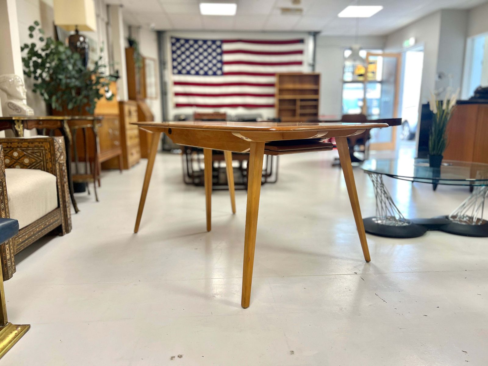 Ercol 444, Grand Windsor Elm Extending Dining Table photo for sale