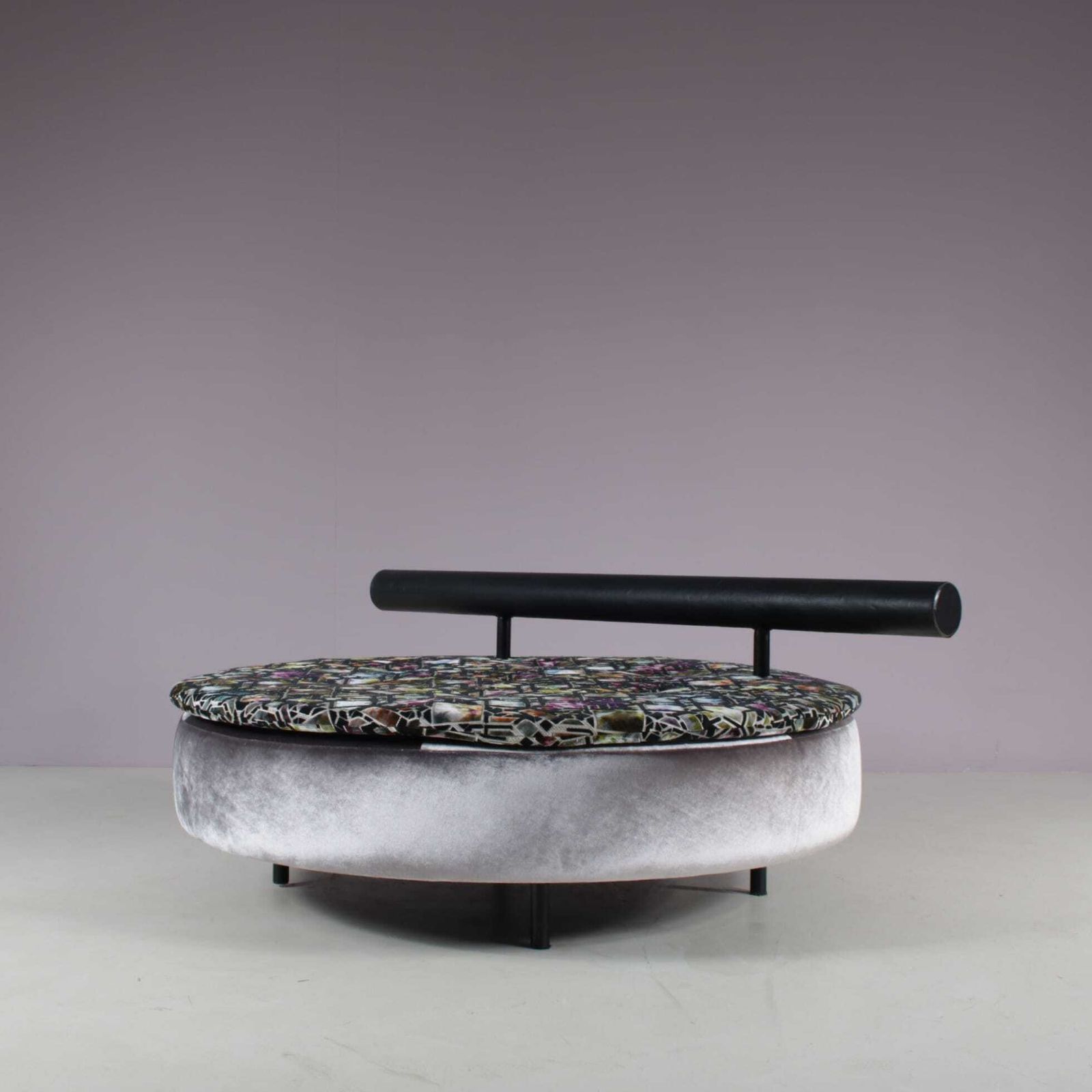 photo furniture 1980s Round Loveseat In Antionio Citterio Style From Italy