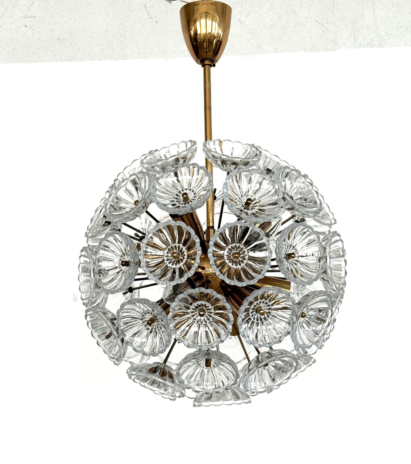 Midcentury Sputnik 'Dandelion' Chandelier Glass Flowers & Brass, Germany 1960 photo vinterior