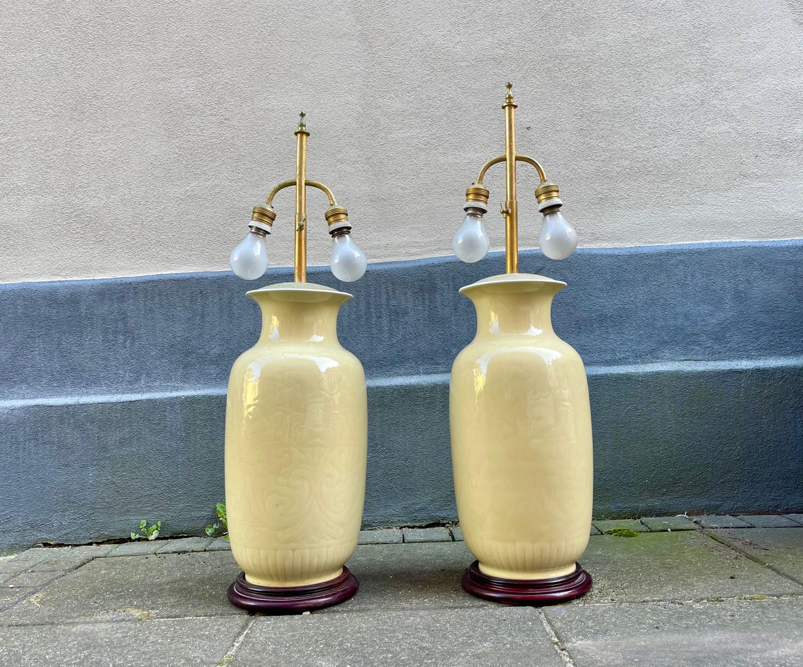 Chinese Pale Yellow Celadon Porcelain Table   Floor Lamps, Set Of 2 photo Lighting