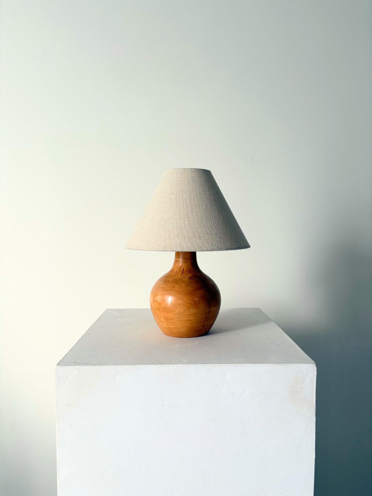 Organic Scandinavian Mid Century Table Lamp In Teardrop Shade, Rewired And Pat Tested Mid Century Accent Light In Solid Turned Maple Wood