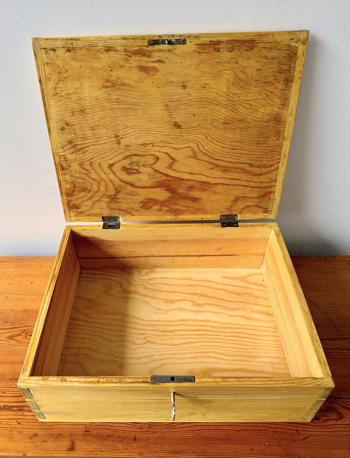 Vintage Pine Box With Key photo Home Decor