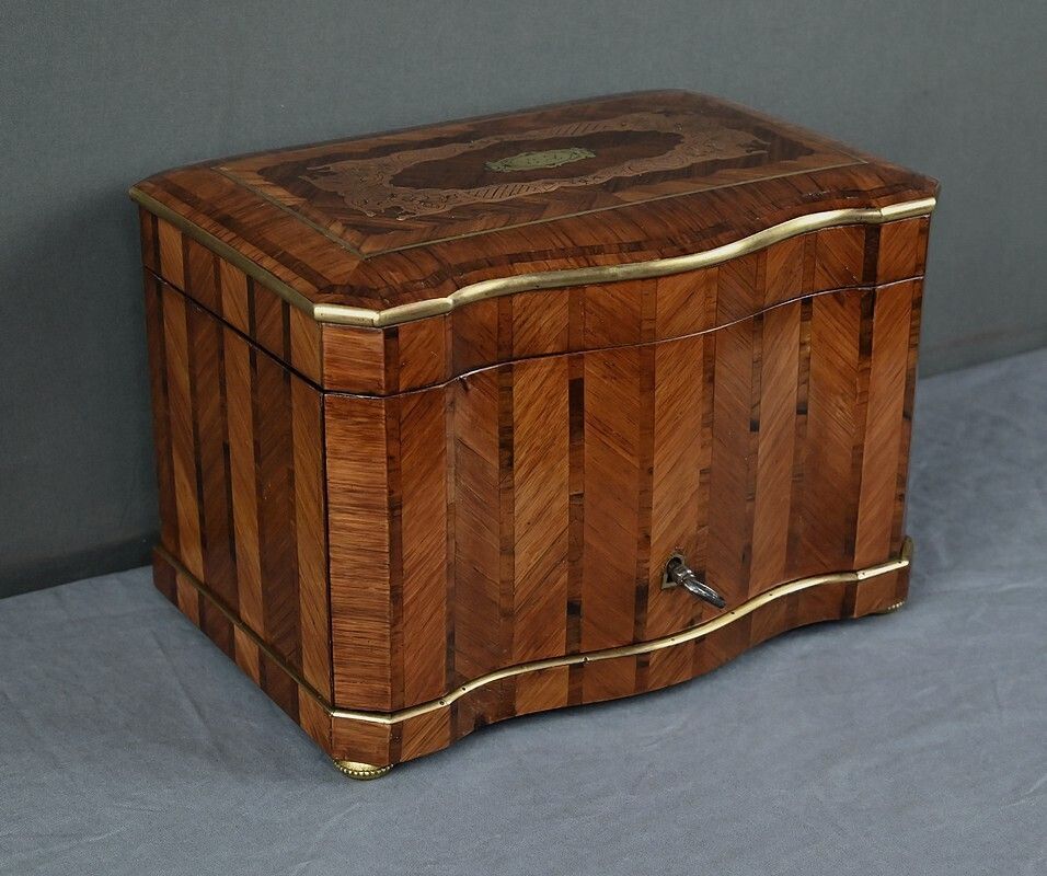 photo vintage Marquetry Cigar Humidor, Napoleon III Period – Mid 19th Century