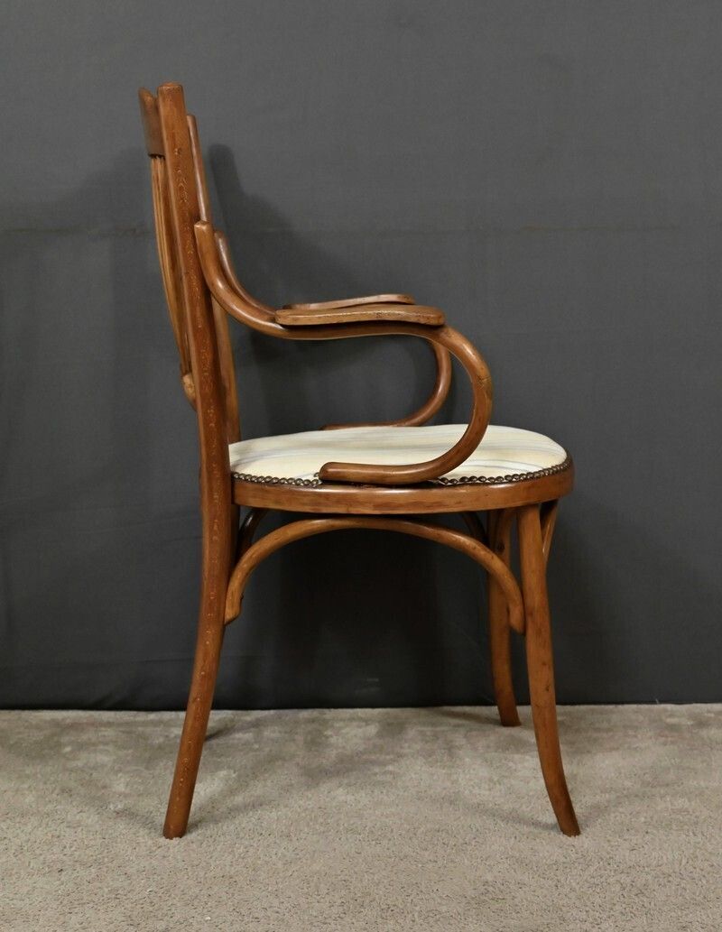 photo for sale Curved Beech Armchair, Maison Fischel, Art Nouveau – Early 20th Century