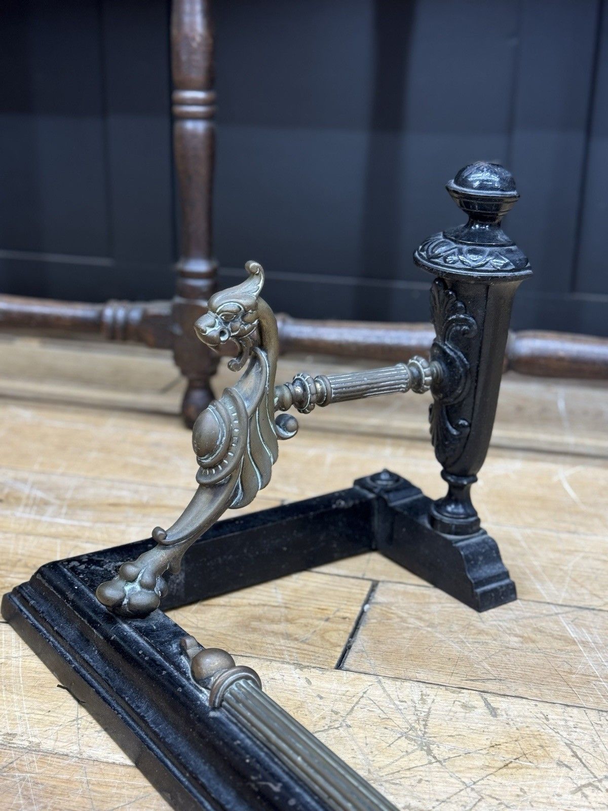Antique Fireplace Fender – Iron & Brass Griffin Ends Victorian Hearth Guard photo vinterior