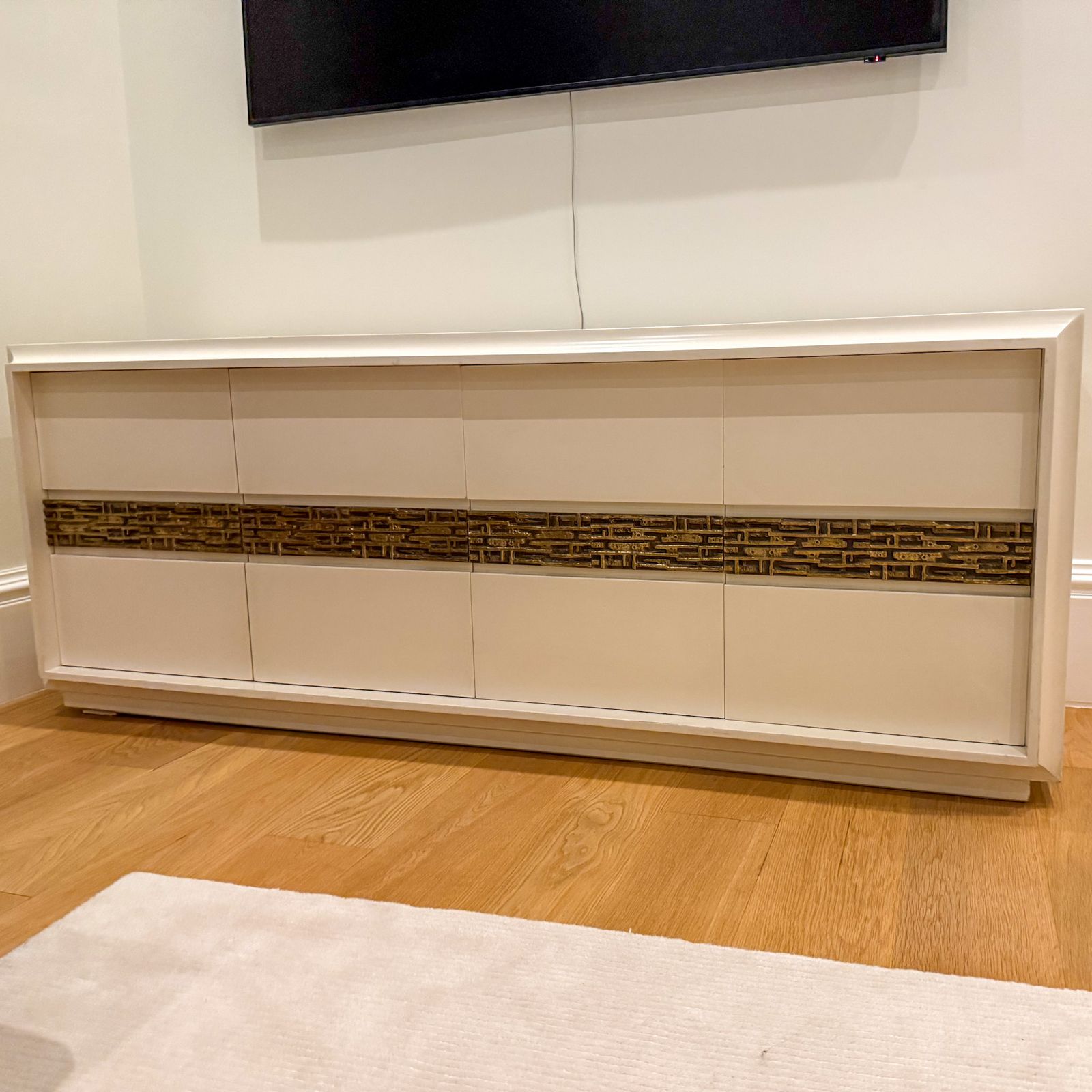 Laquered White Sideboard With Brass Details By Luciano Frigerio Di Desio, 1995 photo vintage