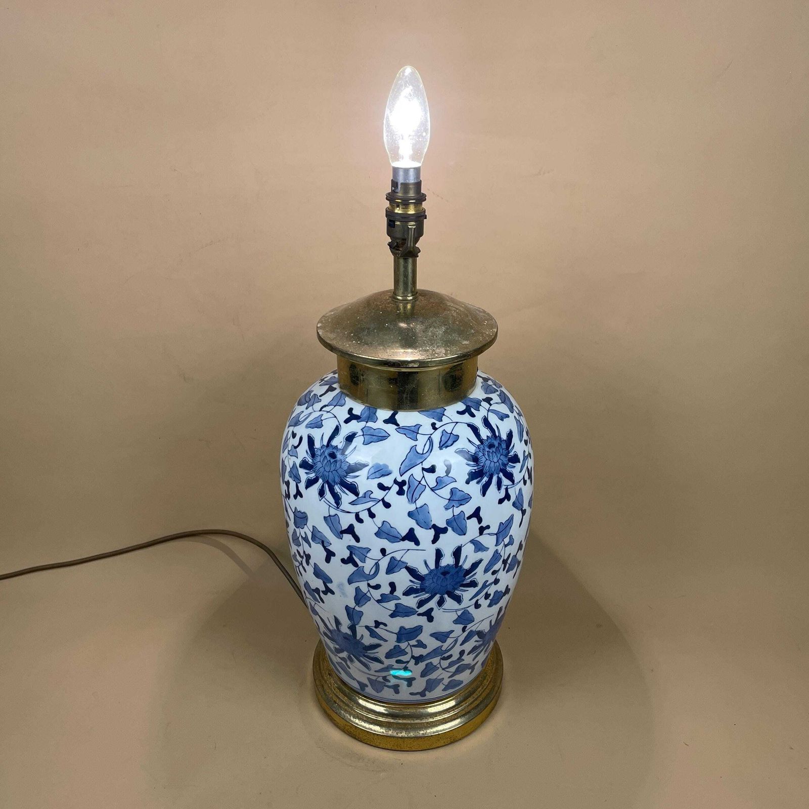 photo buy Oriental Ceramic Lamp Blue White Ginger Jar Hand Painted Floral Brass Mount Fittings Vintage Porcelain Table Lamp Classic Chinoiserie Decor