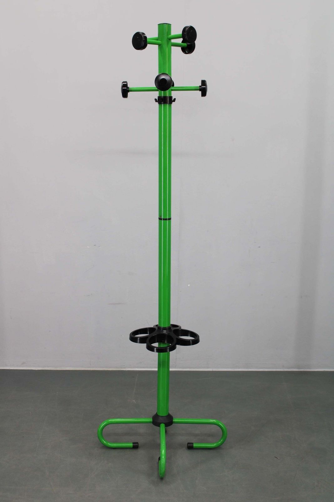 421.0 1970s Italian Lacquered Metal Coat Rack With Umbrella Holder photo