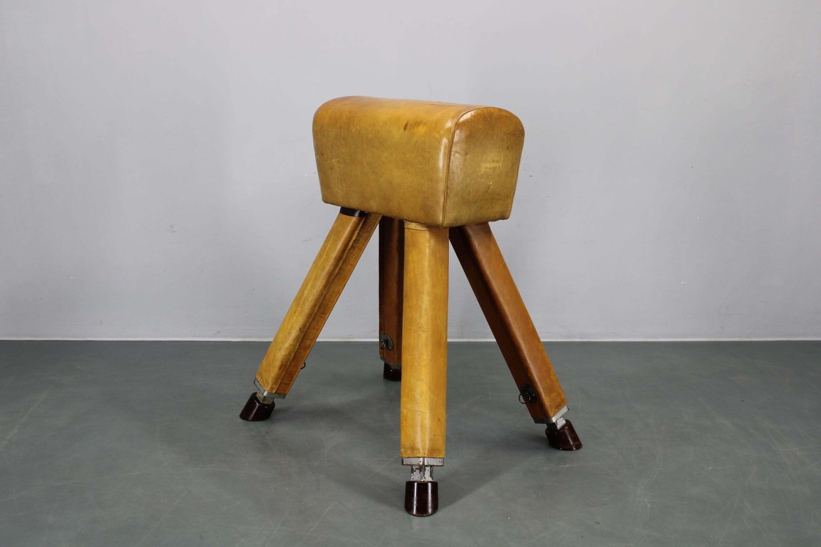 1950s Czechoslovakian Leather & Wood Gymnastic Pommel Horse, Adjustable Height photo vinterior