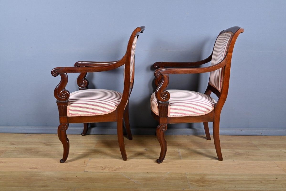 Furniture Pair Of Armchairs In Solid Cuban Mahogany, Restoration Period – Early 19th Century photo