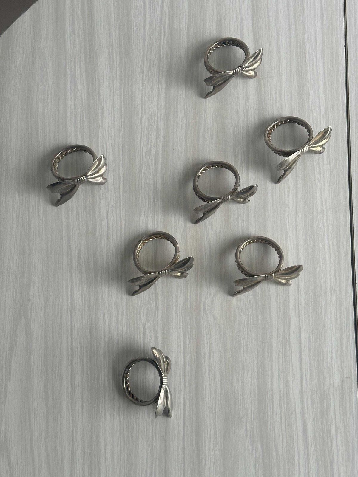 6 ronds de serviette en métal patiné, motif nœud élégant, accessoires de décoration de table raffinée, table de fête, décoration de Noël, réception photo vintage