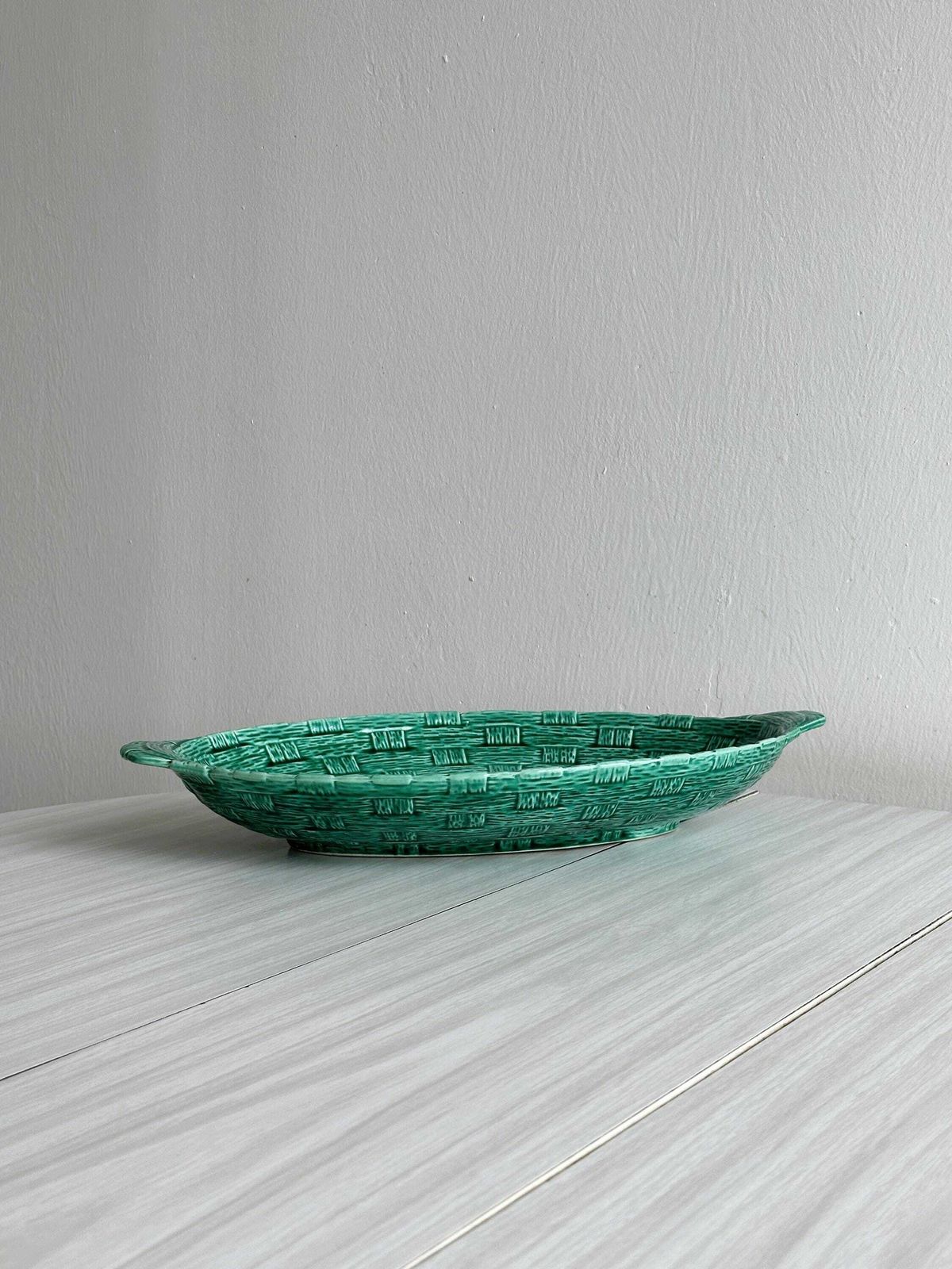 Old Digoin Dish In Green Ceramic, Braided Barbotine Pattern, Perfect Rare Condition, Fruit Basket, Salad Bowl Or Vintage Buffet Dish
