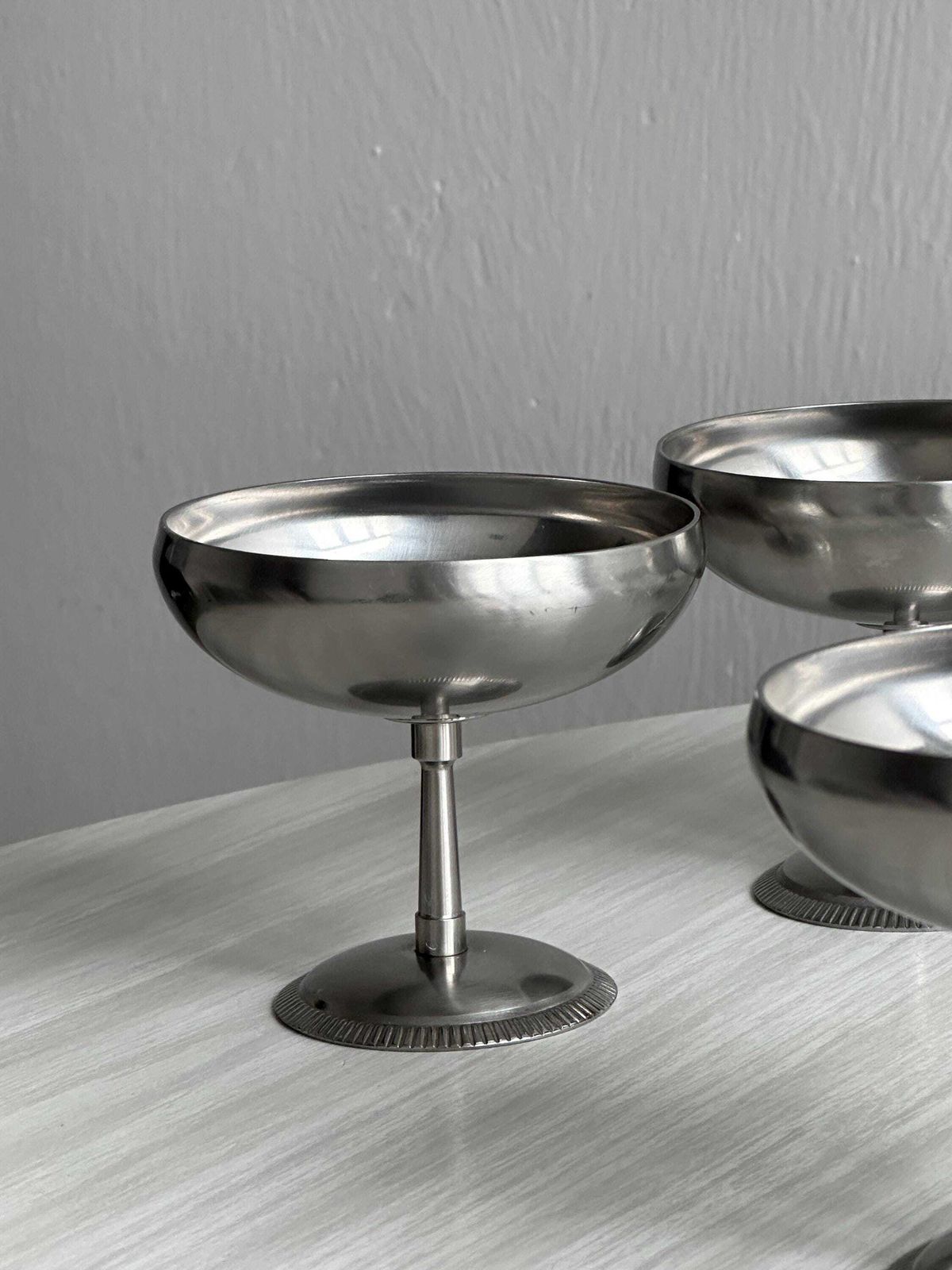 6 Roestvrijstalen Schaaltjes op Voet, Letang Remy Stijl, Franse Makelij, Metalen Tafelgerei, Roestvrijstalen Schaaltjes, Dessertservies, Cadeau. photo for sale