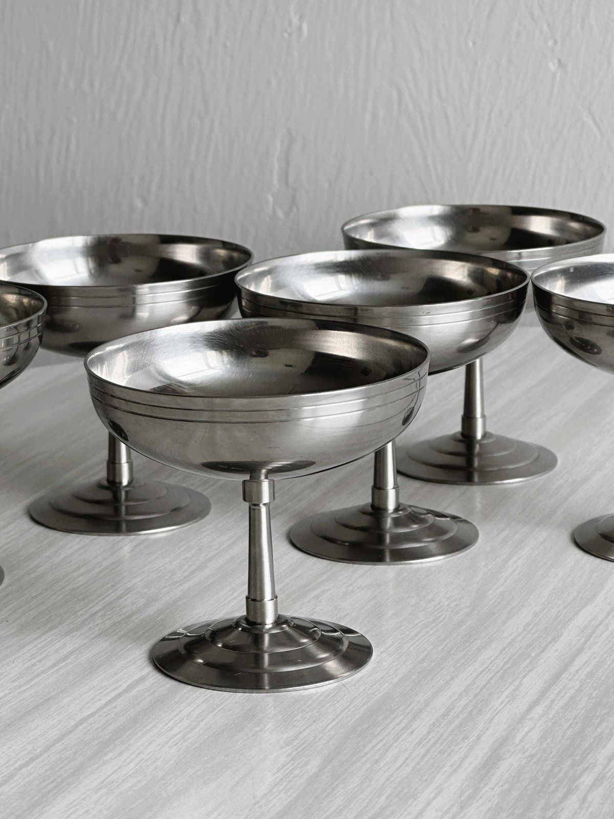 6 bols sur pied en inox Mat Letang Remy Style, fabrication française, art de la table en métal, service à dessert, idée cadeau. photo for sale