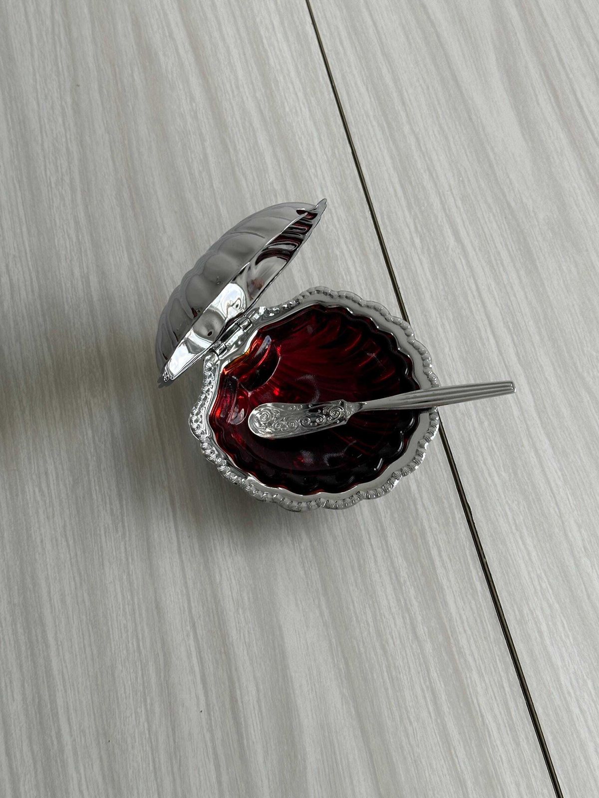 photo furniture Metal Butter Dish With Lid And Matching Spoon, Caviar Pot, Shell Design, Shiny Metal, Chrome Metal Tableware