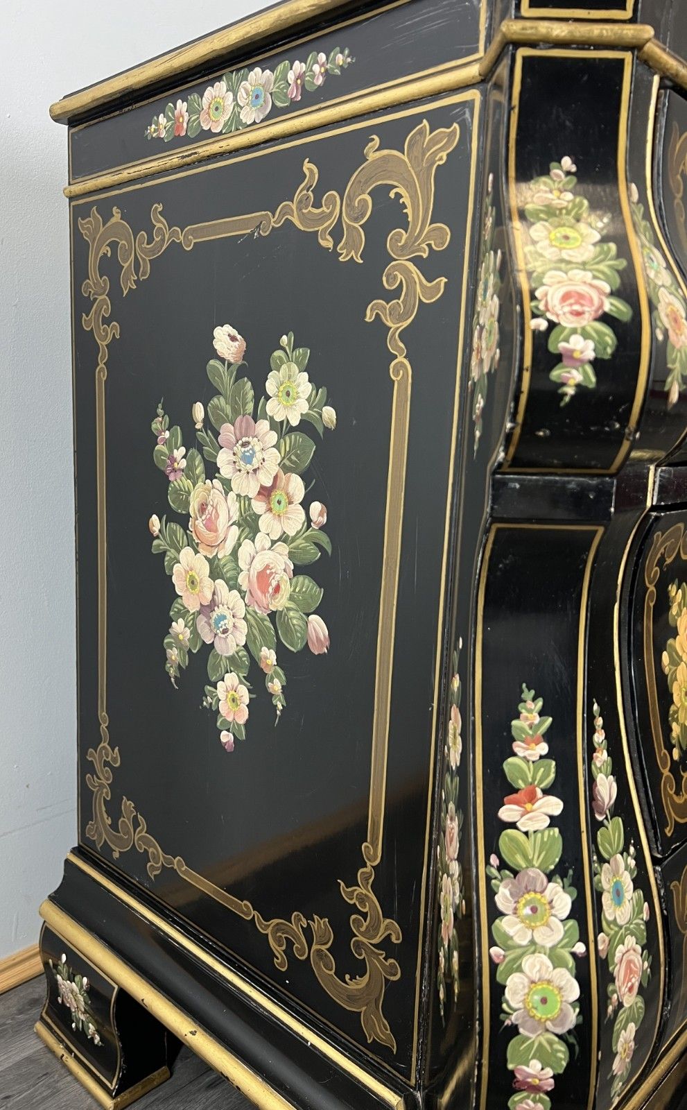 photo vinterior Cabinet Vintage French Style Painted Floral 3 Drawer Chest Sideboard Lot 4397