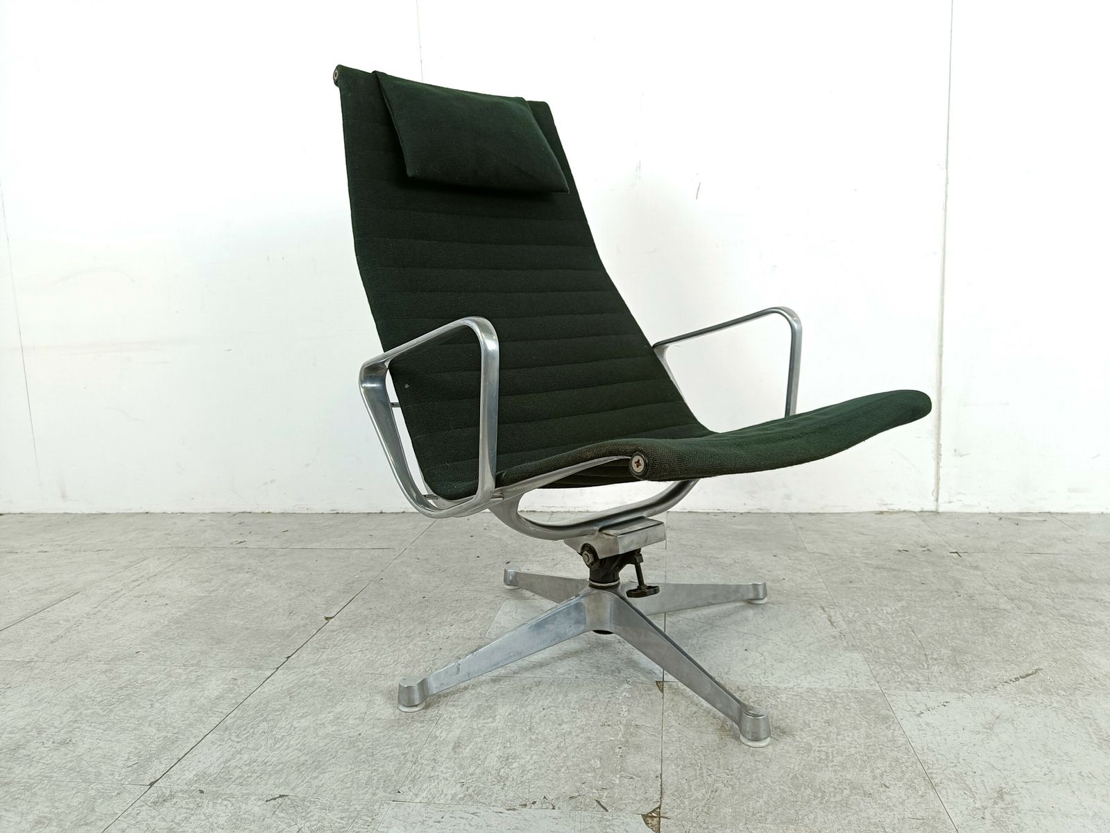Charles & Ray Eames Ea124 Lounge Chair In Black Fabric, 1970s photo Furniture