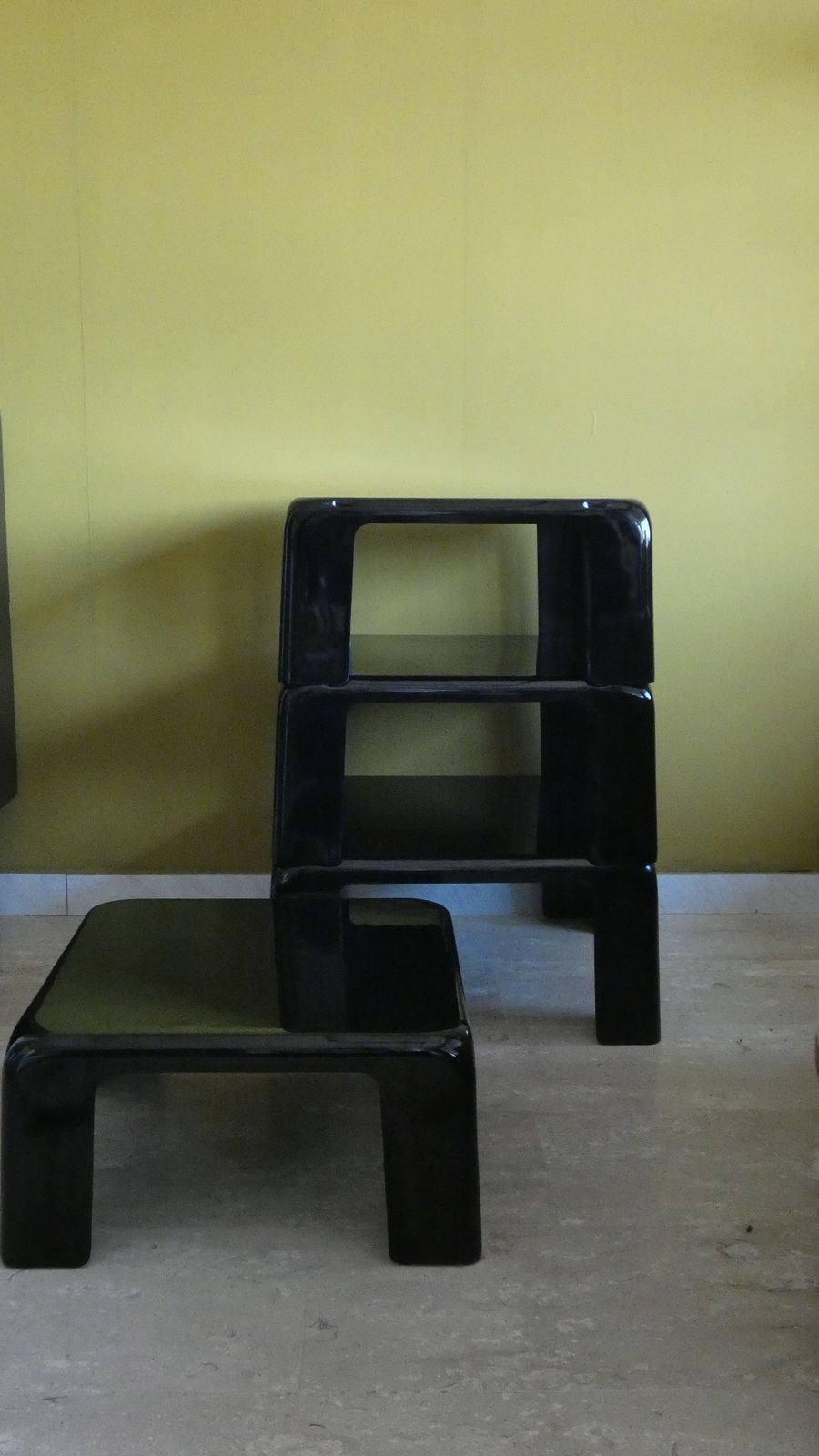Set Of 4 "Quattro Gatti" Stackable Tables By Mario Bellini For C&B Italia, 1967 photo vintage