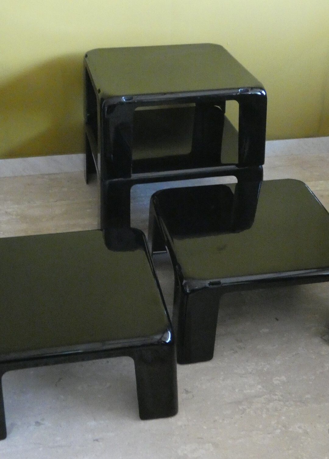 photo vintage Set Of 4 "Quattro Gatti" Stackable Tables By Mario Bellini For C&B Italia, 1967