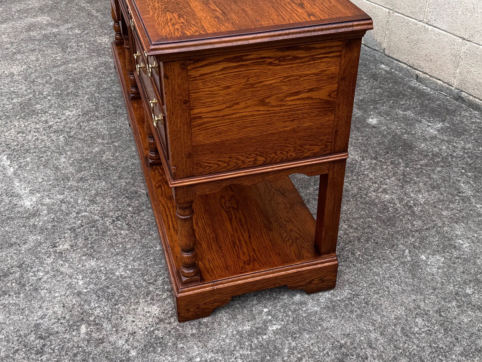 photo vintage A Titchmarsh And Goodwin Style Solid Oak Sideboard Dresser Base Hall Lamp Table