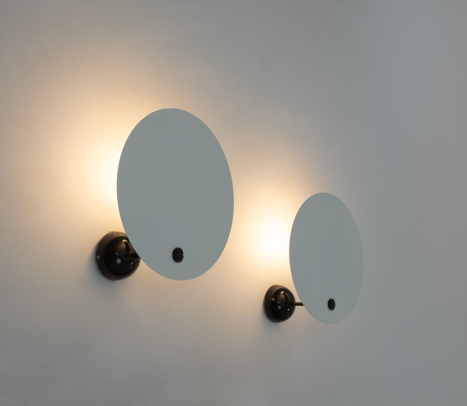 Pair Of Kuta Wall Lamps By Vico Magistretti For O Luce, 1980s photo for sale