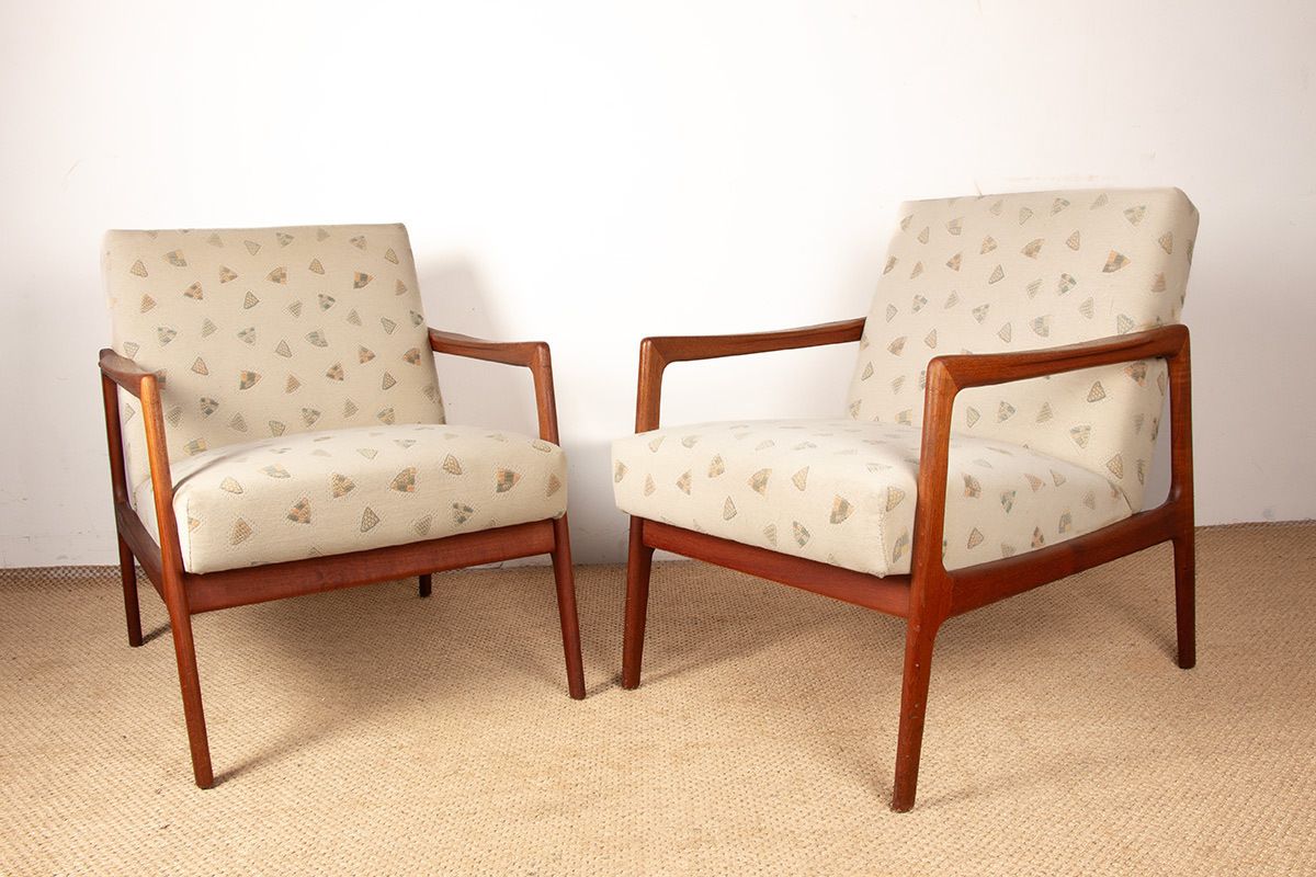 Mobilier Paire de fauteuils scandinaves en teck et tissu neuf, 1960. photo