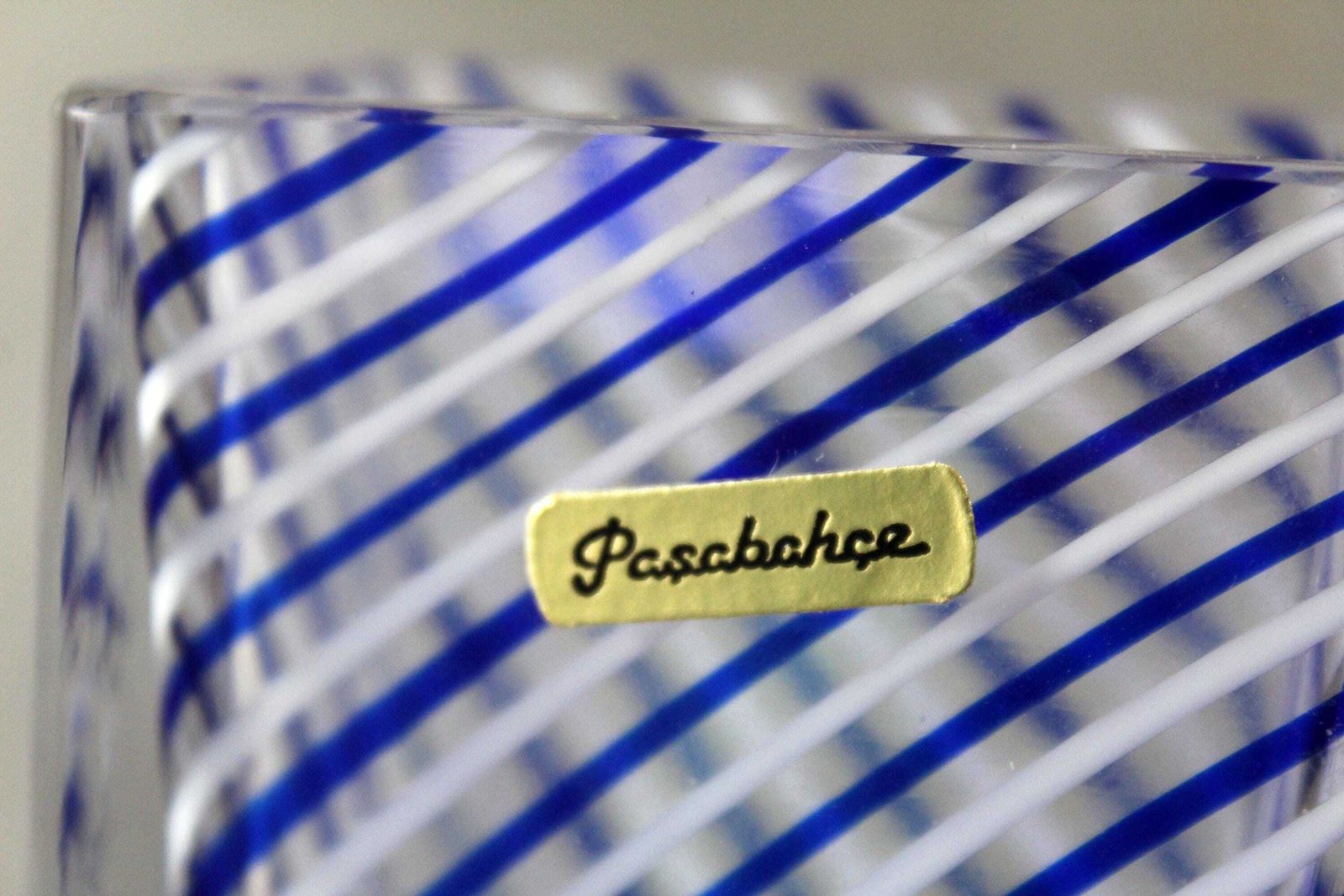 Vintage Mid Century Pasabahce Kristallen Rechthoekige Vaas, Wervelend Gedraaid Dessin, Label Aanwezig, Bureauorganizer, Handgemaakt In Turkije photo 60.0